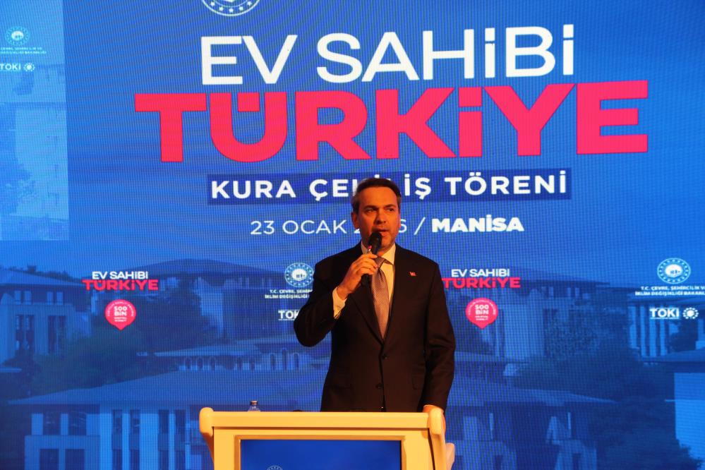 Bakan Bayraktar Manisada Kura Torenine Katildi (1)