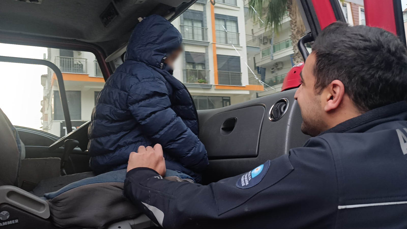 Balkondan Yardim Cigligi Yukseldi Gercek Sonradan Ortaya Cikti (5)