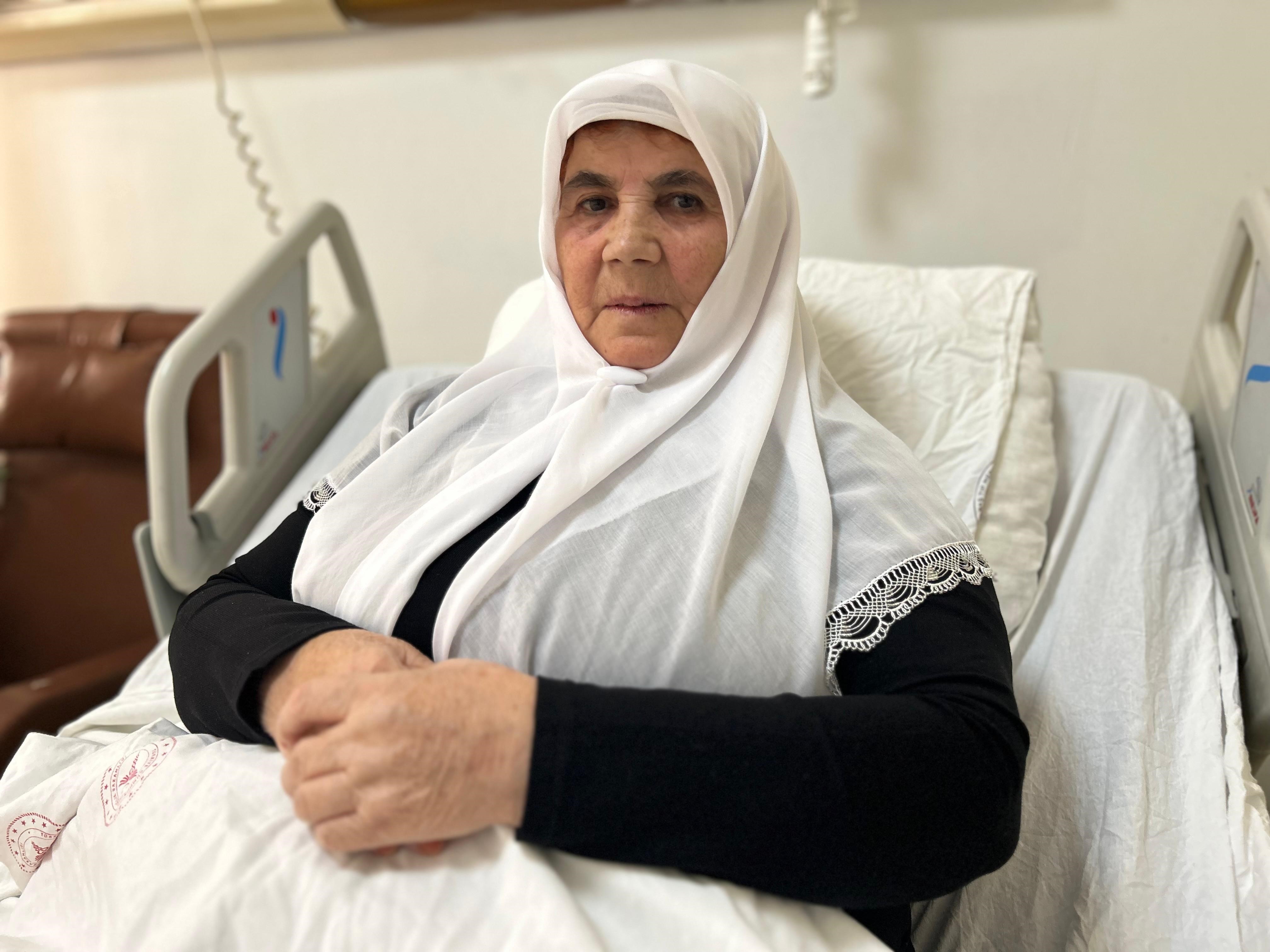 Basit Gogus Agrisi Sandi Gercegi Hastanede Ogrendi Yapilan Operasyon Bir Ilk (3)