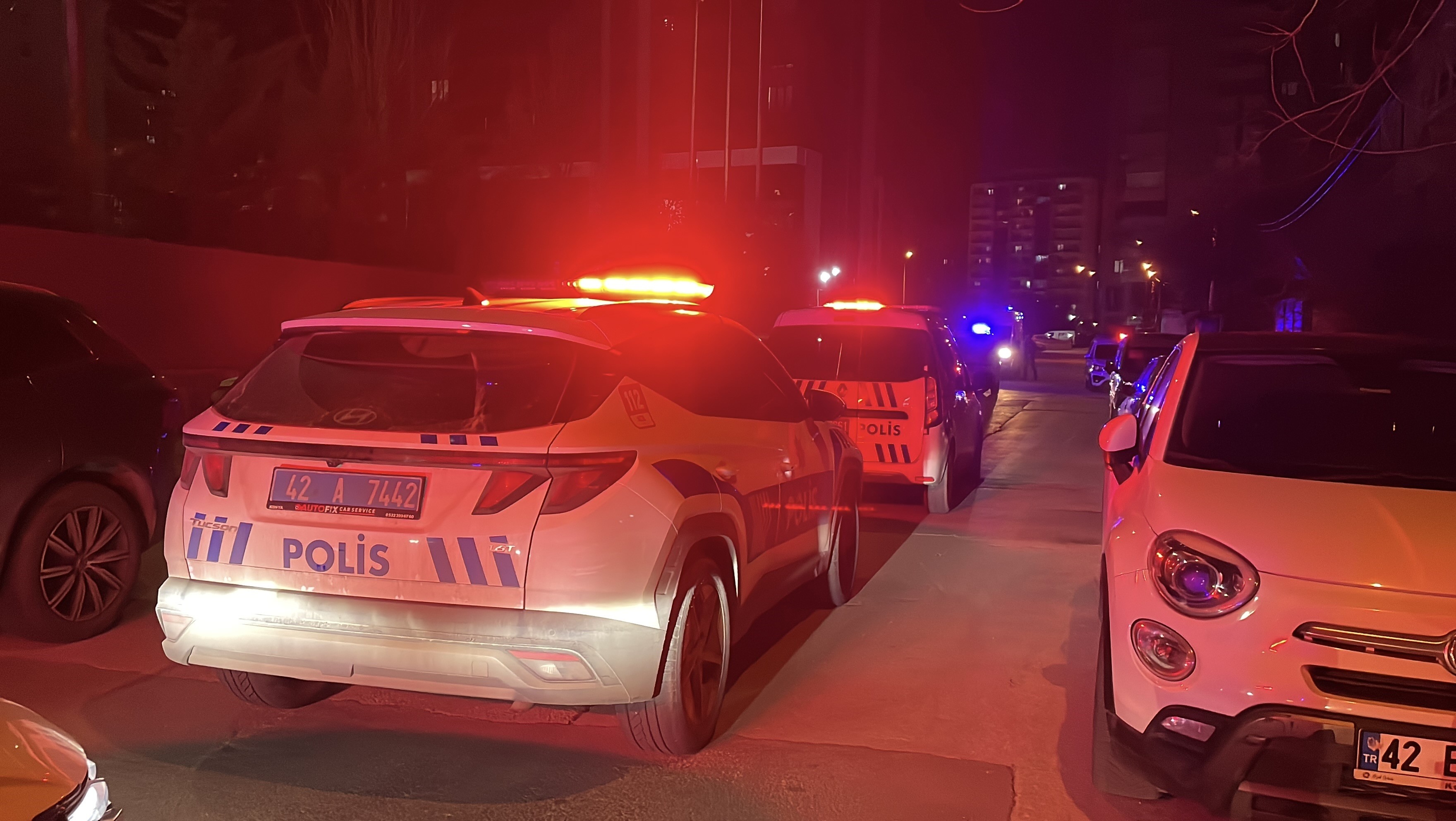 Bir Ev, Üç Silah Sesi Kardeş Tartışması Katliamla Bitti (4)