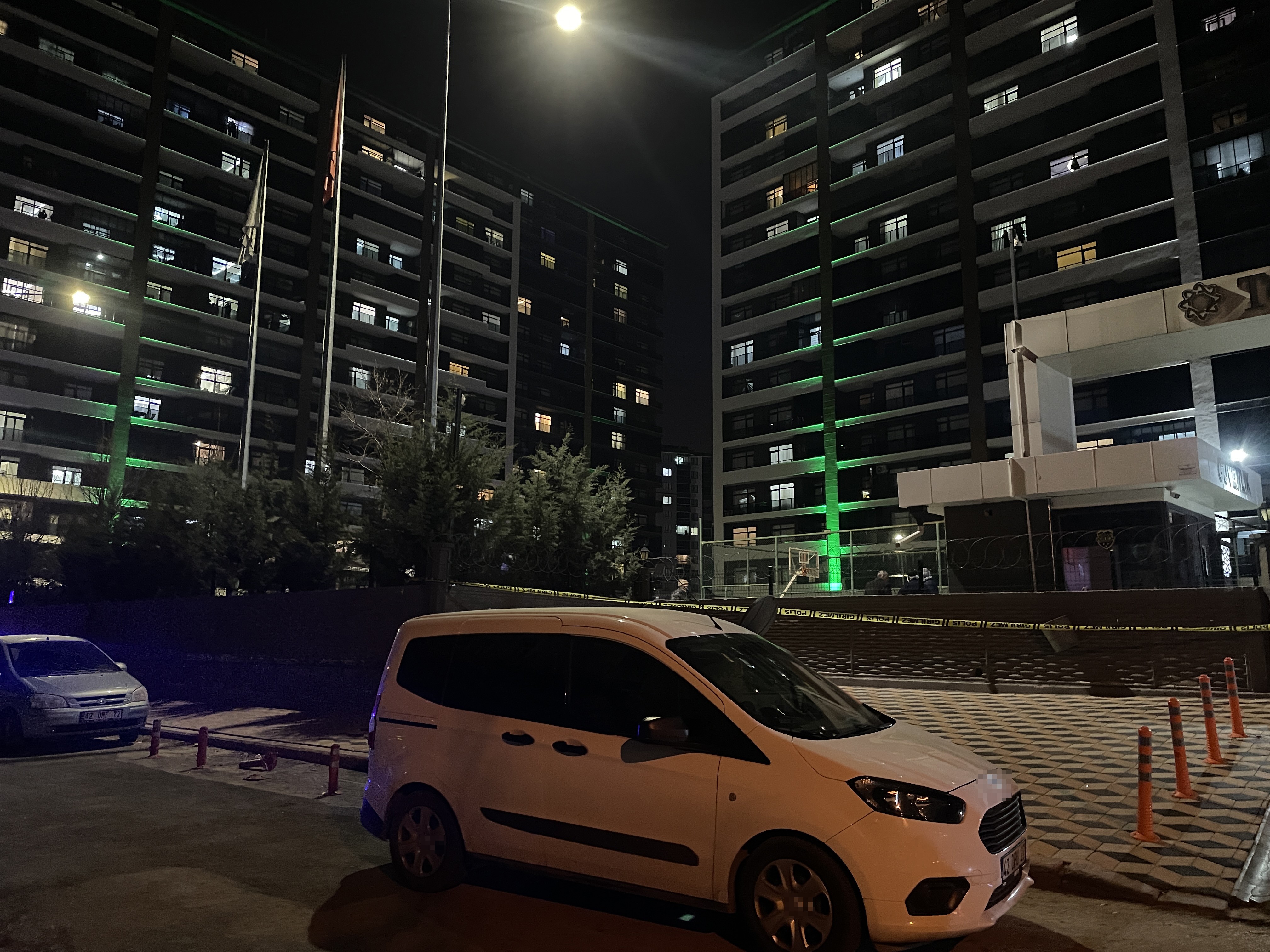 Bir Ev, Üç Silah Sesi Kardeş Tartışması Katliamla Bitti (7)