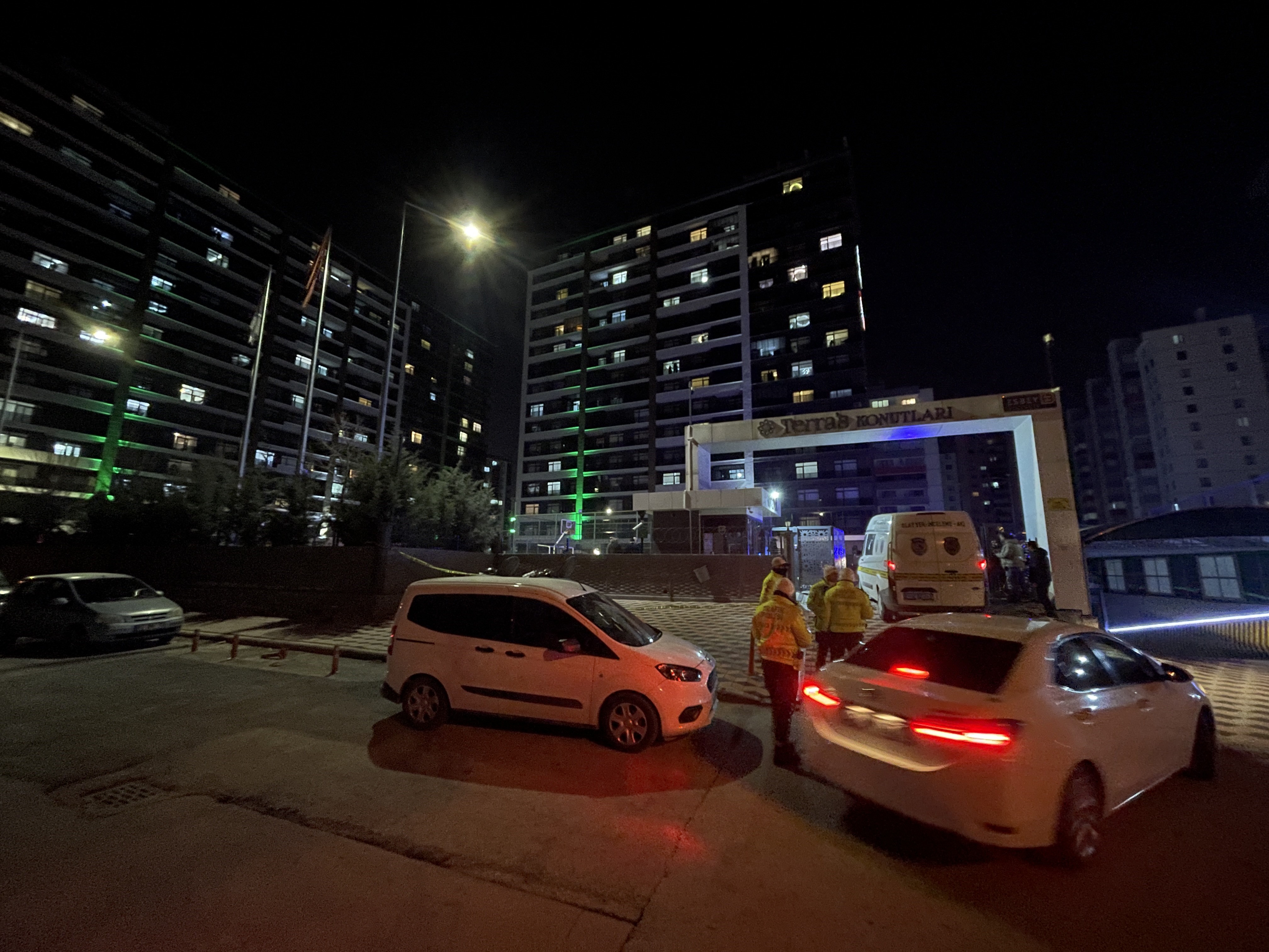 Bir Ev, Üç Silah Sesi Kardeş Tartışması Katliamla Bitti (8)