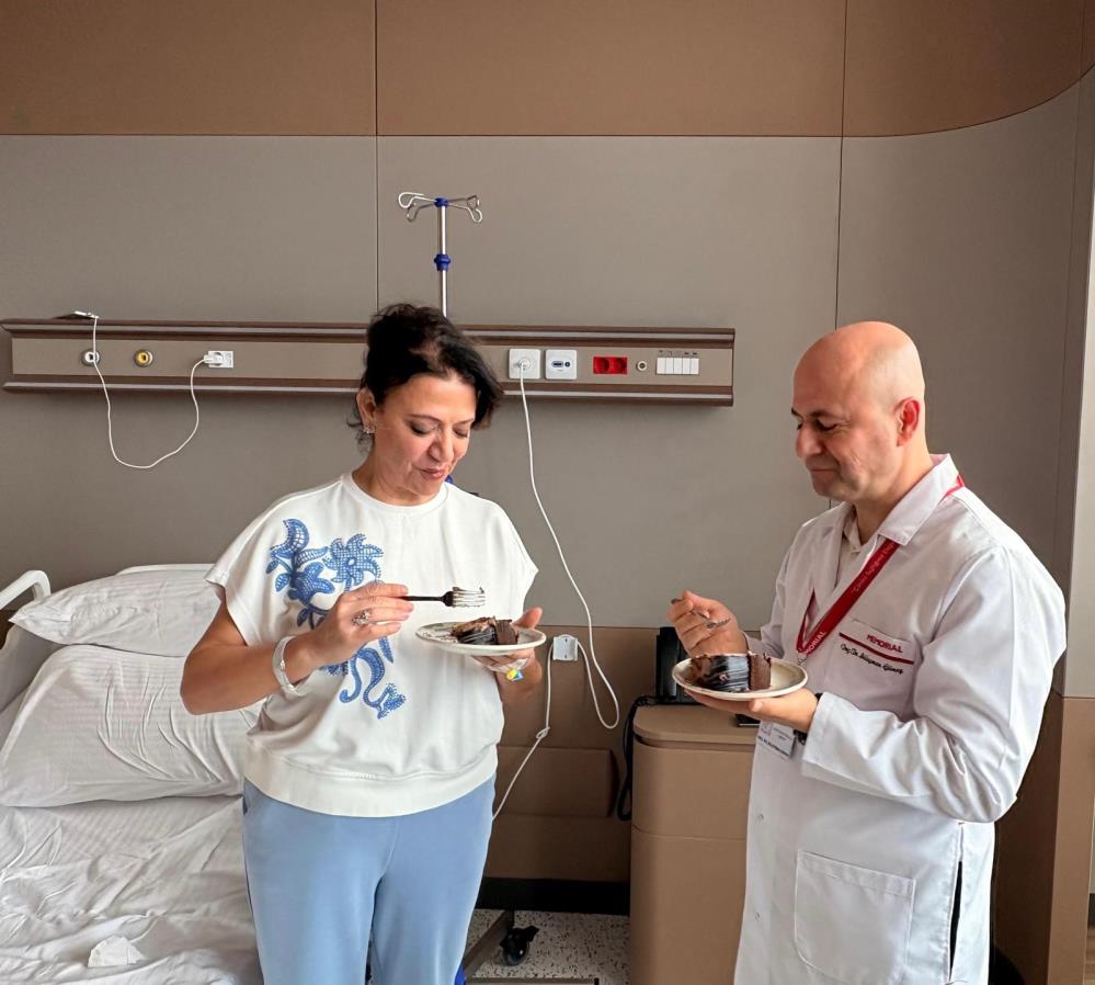 Bir Yil Yutamadi Dogum Gununde Pastasini Gozyaslariyla Yedi (2)