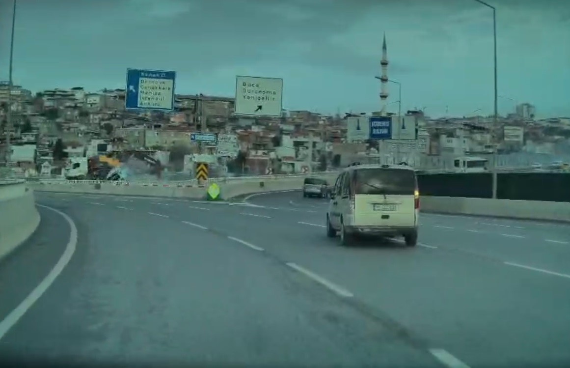 Bu Goruntuler Soke Etti Freni Bosalan Kamyon Dehset Sacti (2)