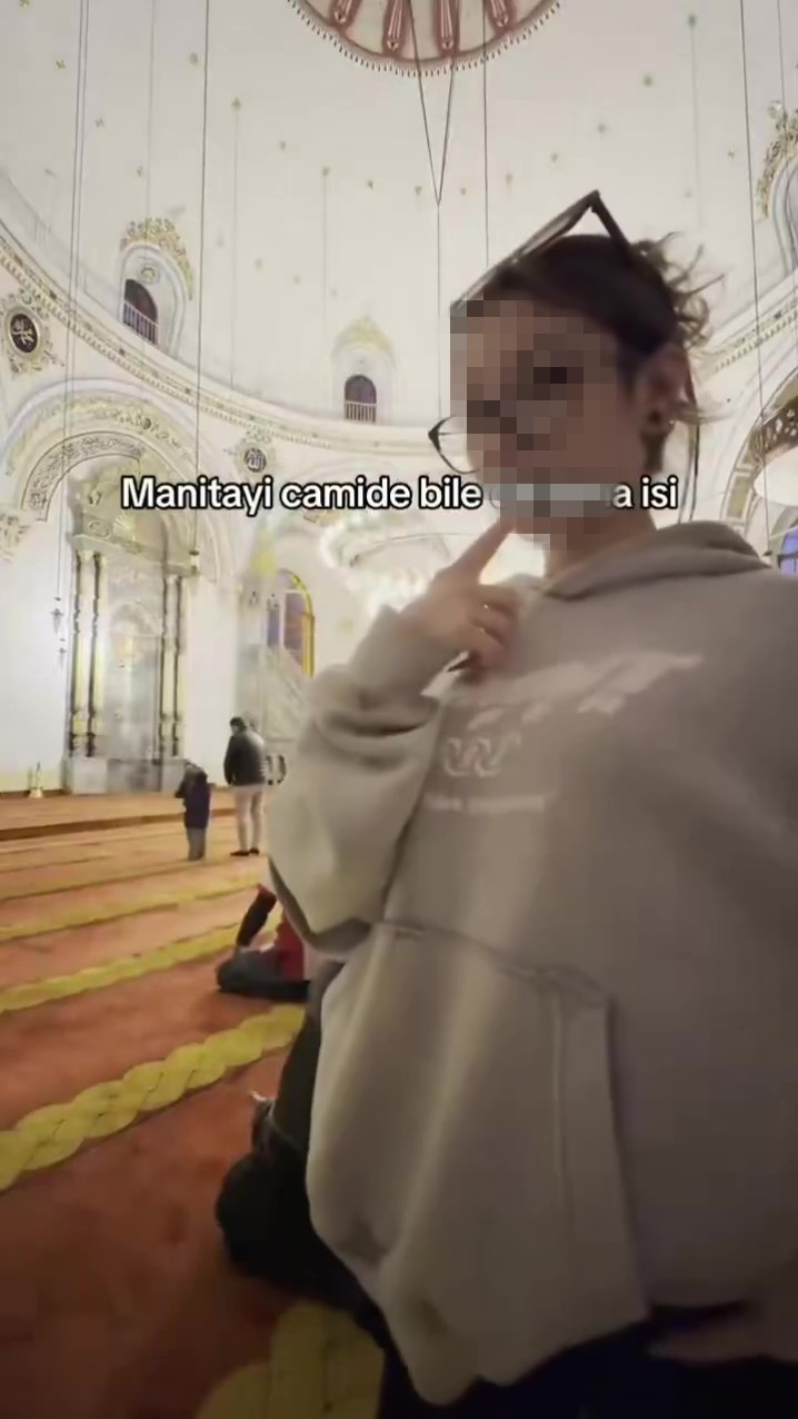 Cami Görüntülerinde Yeni Gelişme Genç Kadın Serbest (2)