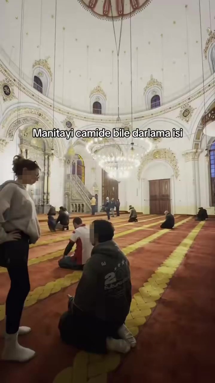 Cami Görüntülerinde Yeni Gelişme Genç Kadın Serbest (5)