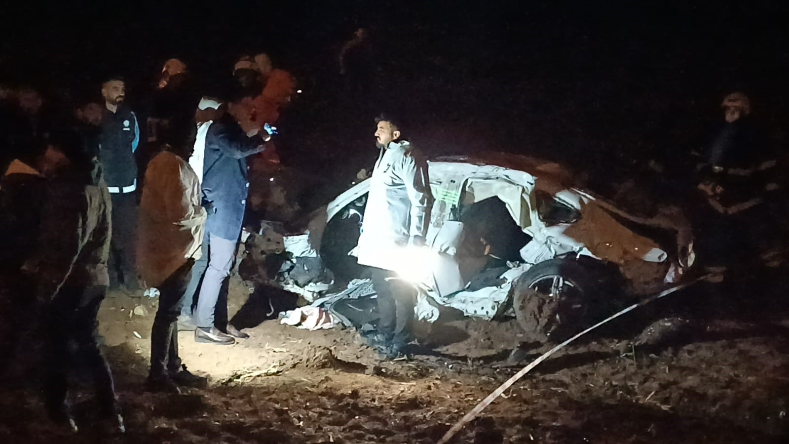 Çarpışan Araçlar Şarampole Uçtu! Korkunç Kazada 3 Ölü, 3 Yaralı (8)