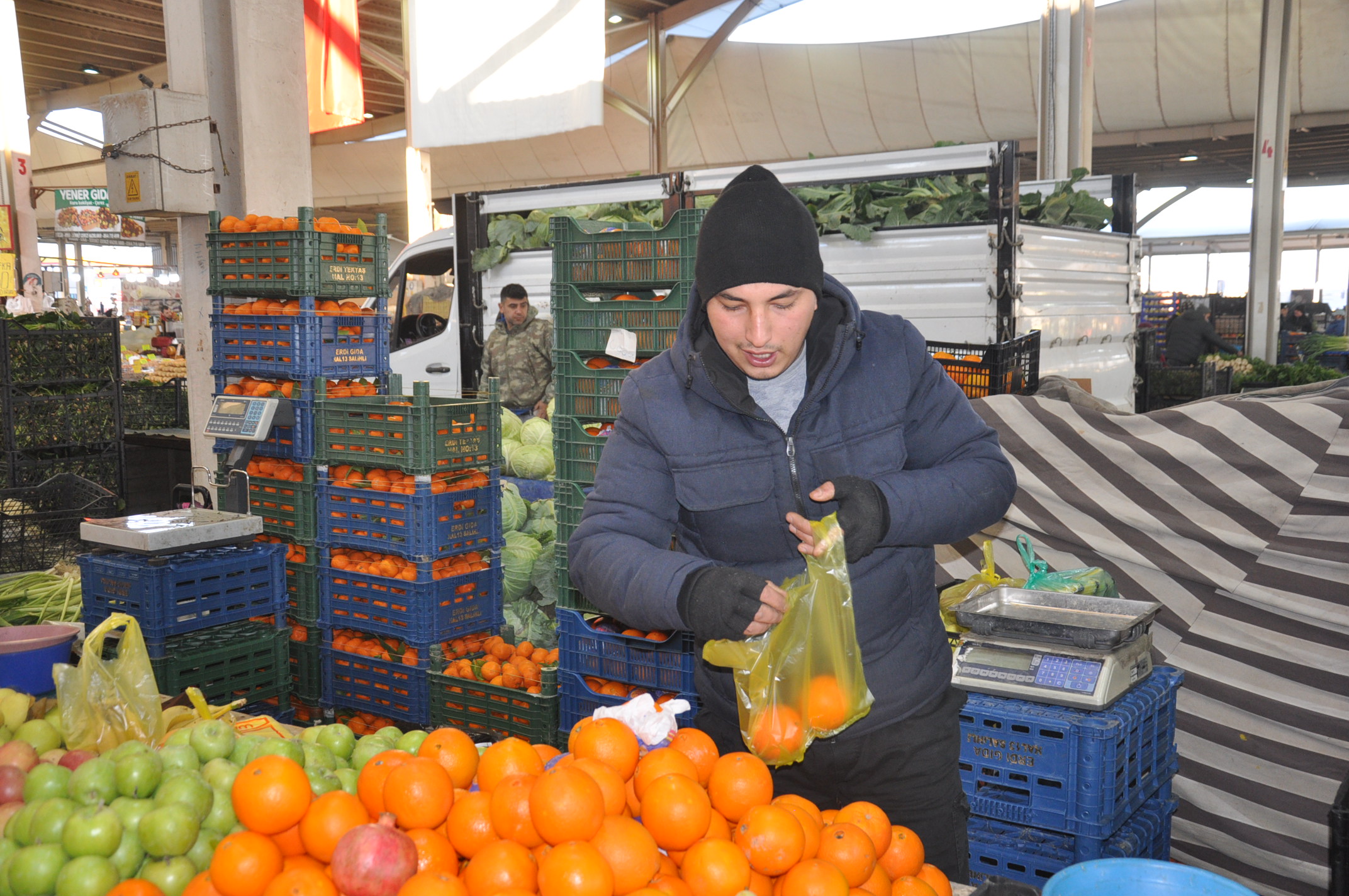 Çarşamba Pazarı Salihli Pazar Yeri (5)