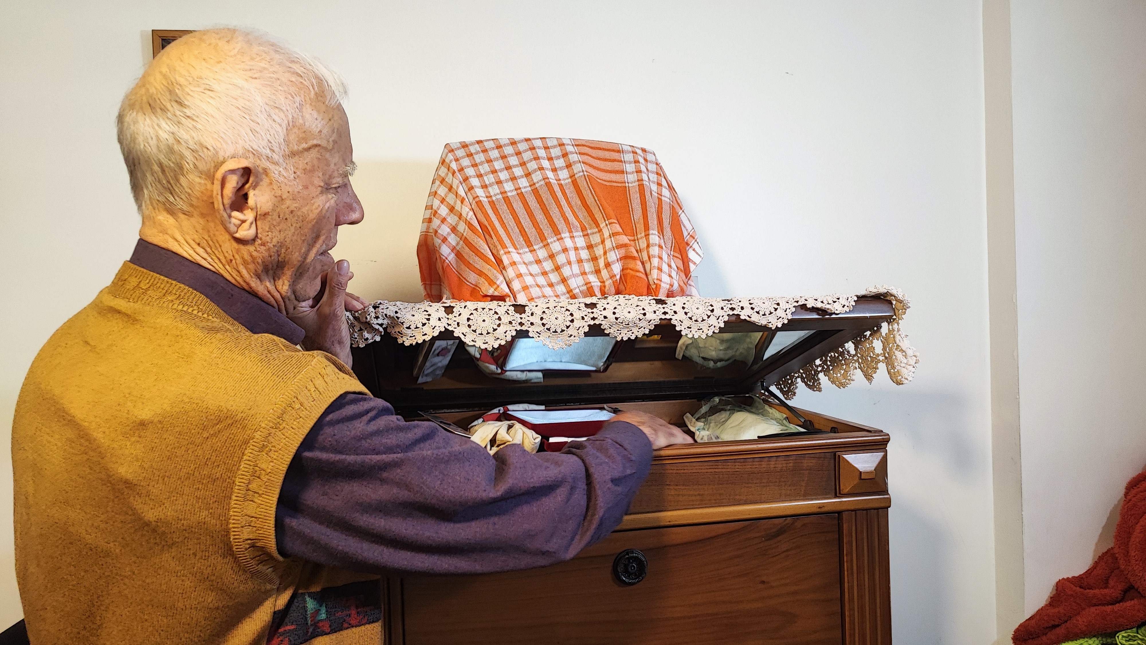 Cenaze Telasi Bitti Hayatinin Sokunu Yasadi 1 Kilo Altin Buhar Oldu (6)