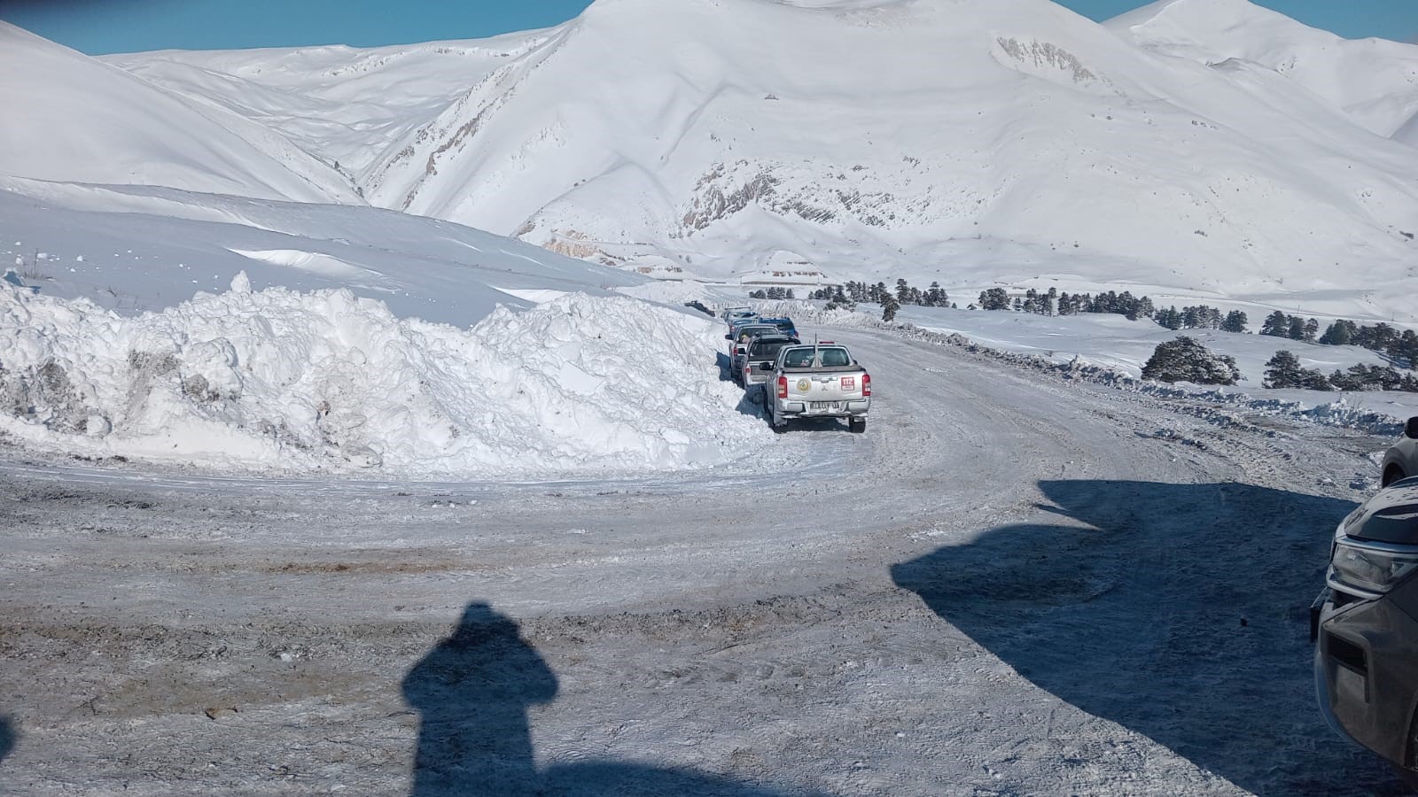Çığ Altında Kalan 2 Çoban Ölü Bulundu! Kayıp Çoban Için Arama Çalışmaları Devam Ediyor (2)