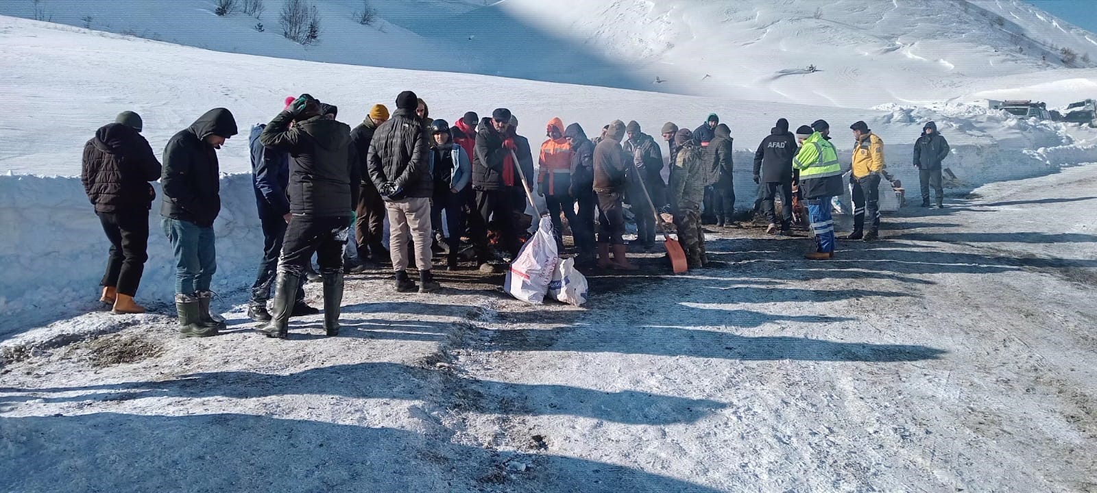 Çığ Altında Kalan 2 Çoban Ölü Bulundu! Kayıp Çoban Için Arama Çalışmaları Devam Ediyor (6)