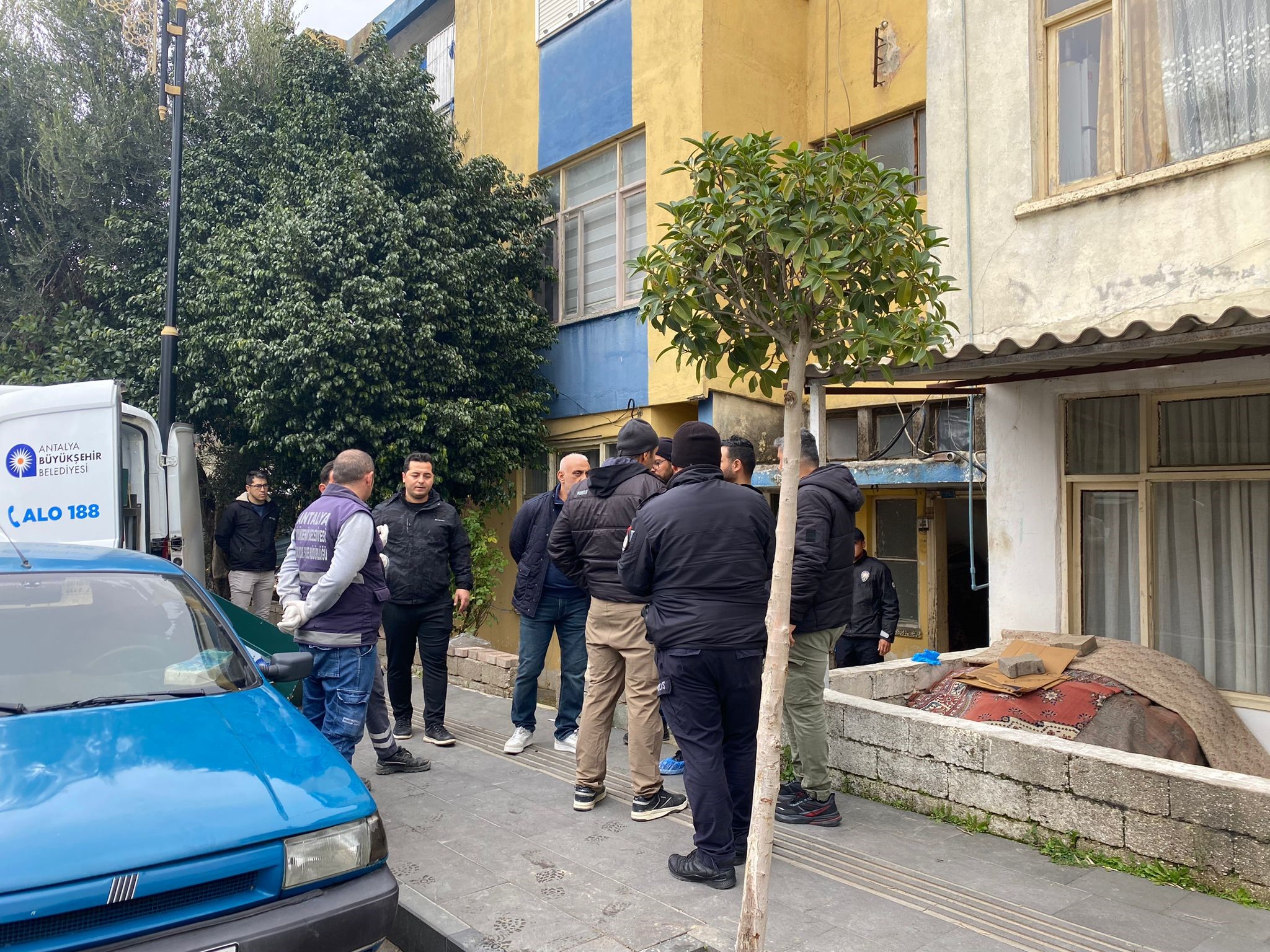 Cinnet Getiren Baba Dehşet Saçtı Anne Ve Küçük Kızı Bıçaklayarak Öldürdü (6)