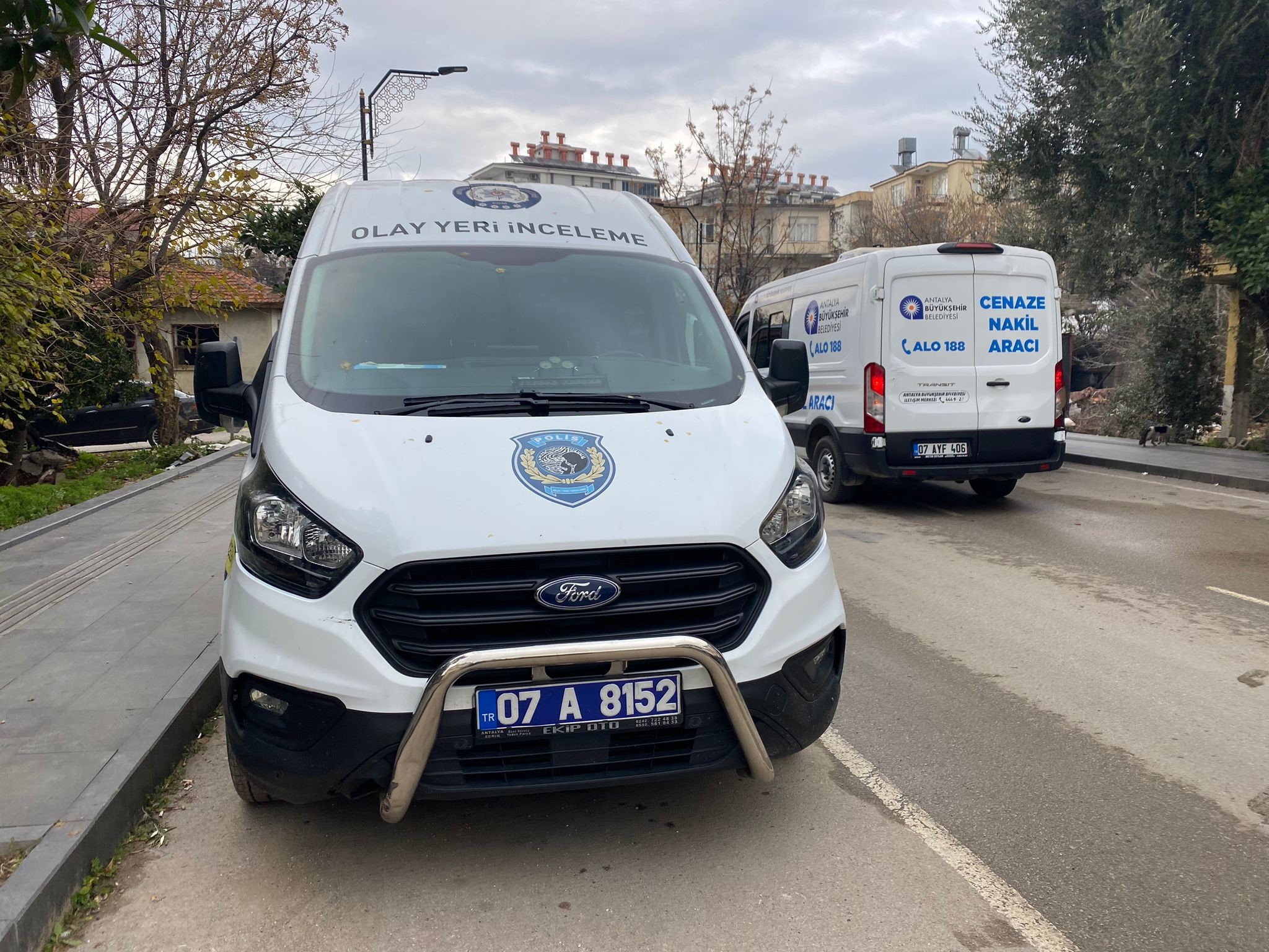 Cinnet Getiren Baba Dehşet Saçtı Anne Ve Küçük Kızı Bıçaklayarak Öldürdü (7)