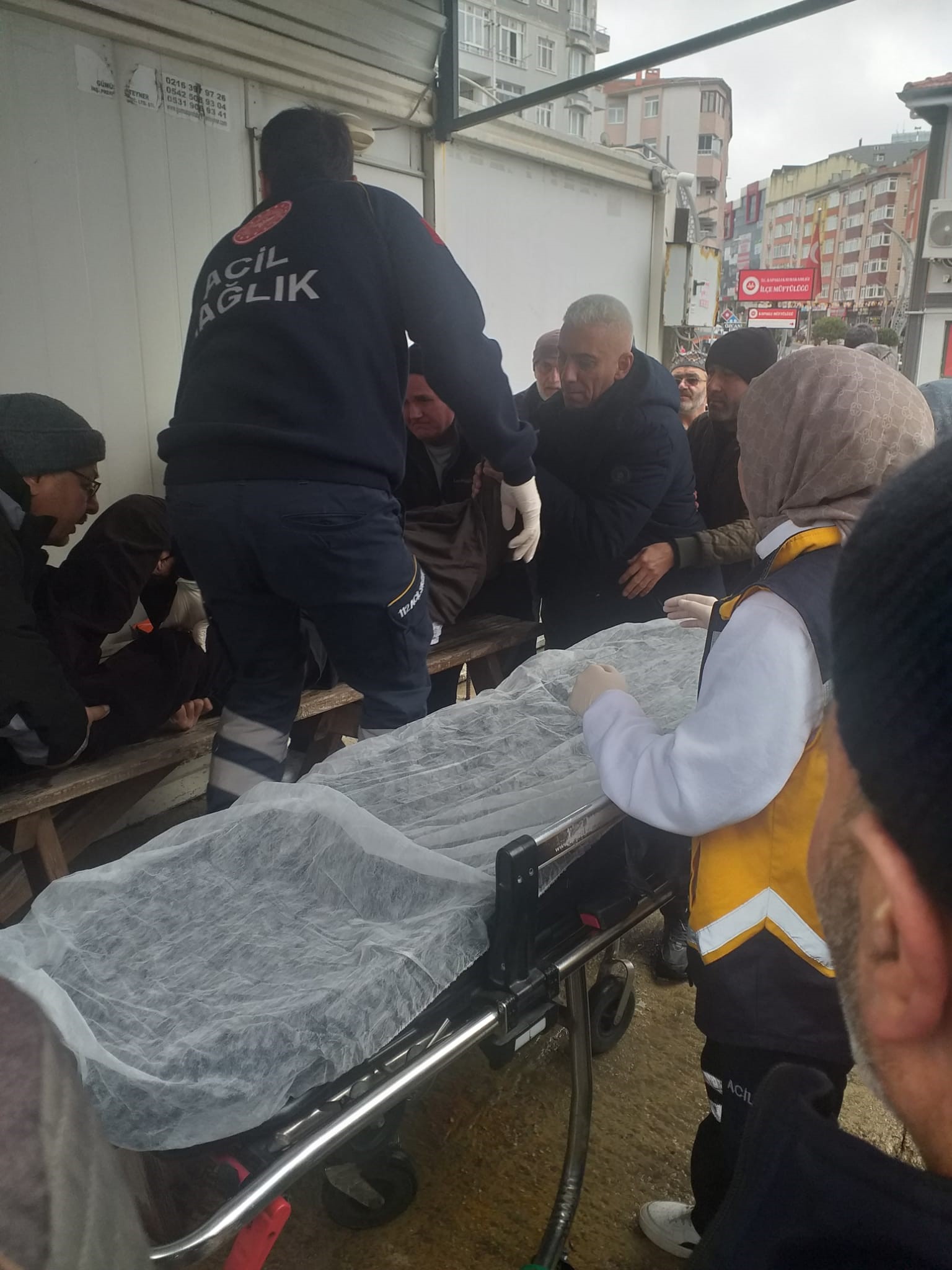 Cuma Namazı Acıya Dönüştü Fenalaşan Vatandaş Hayatını Kaybetti (2)