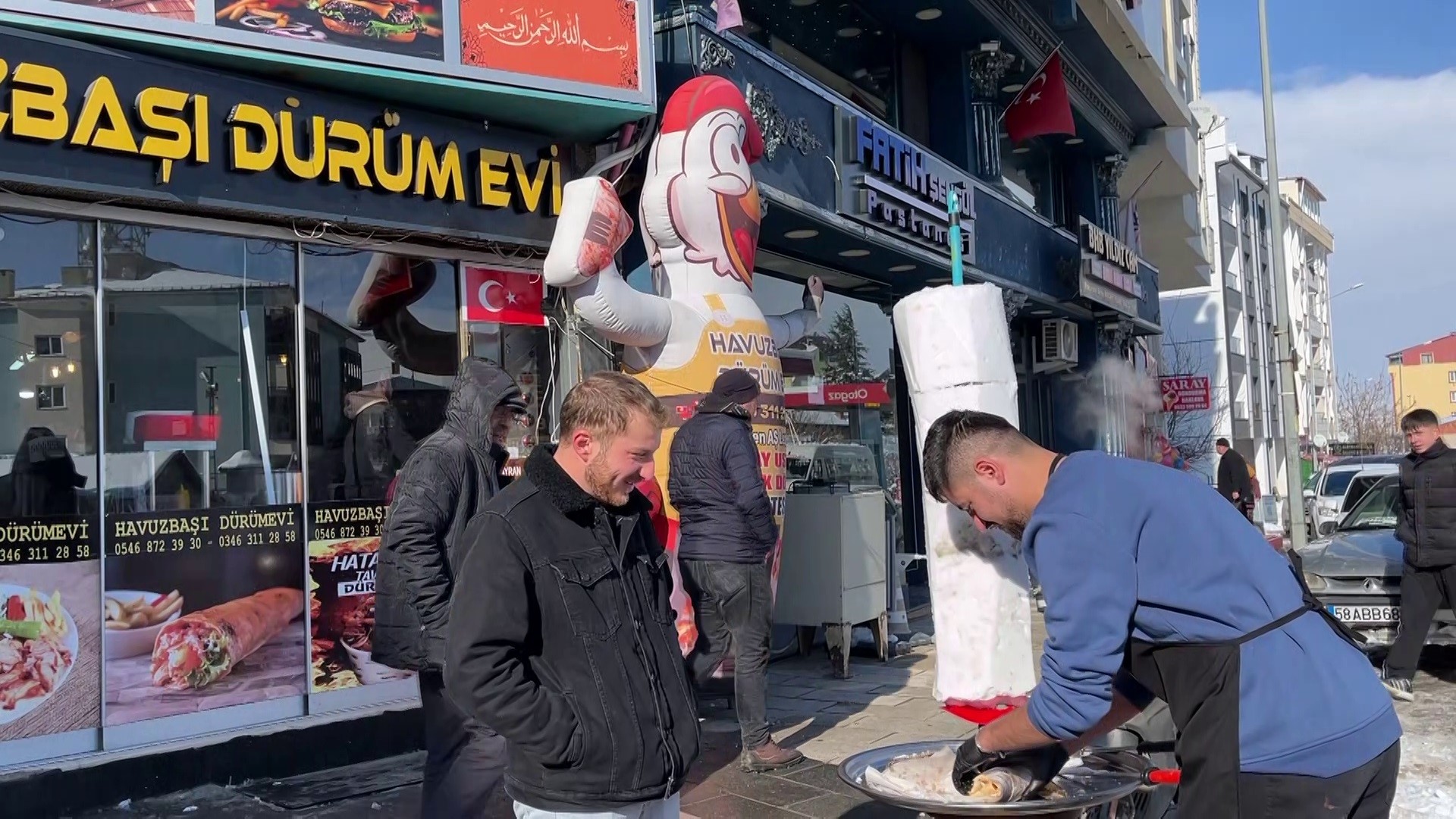 Döner Ustasından Yaratıcı Fikir Kardan Döner Sosyal Medyada Dikkat Çekti (2)