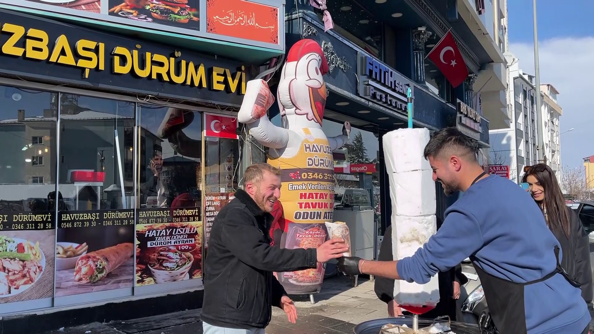 Döner Ustasından Yaratıcı Fikir Kardan Döner Sosyal Medyada Dikkat Çekti (4)