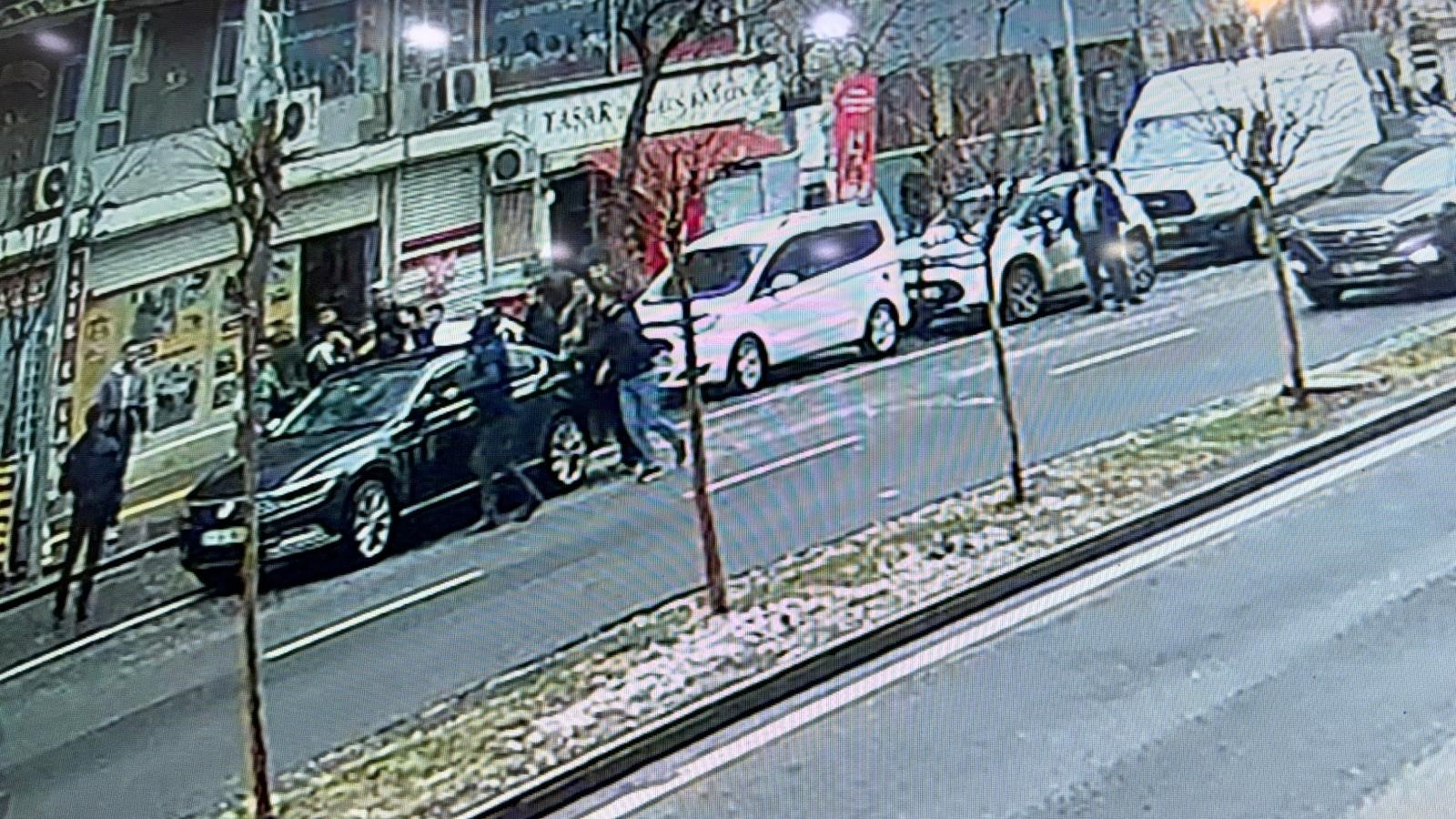 Düğün Sevinci Yerini Kavgaya Bıraktı Düğün Salonu Savaş Alanına Döndü, O Anlar Kamerada (3)