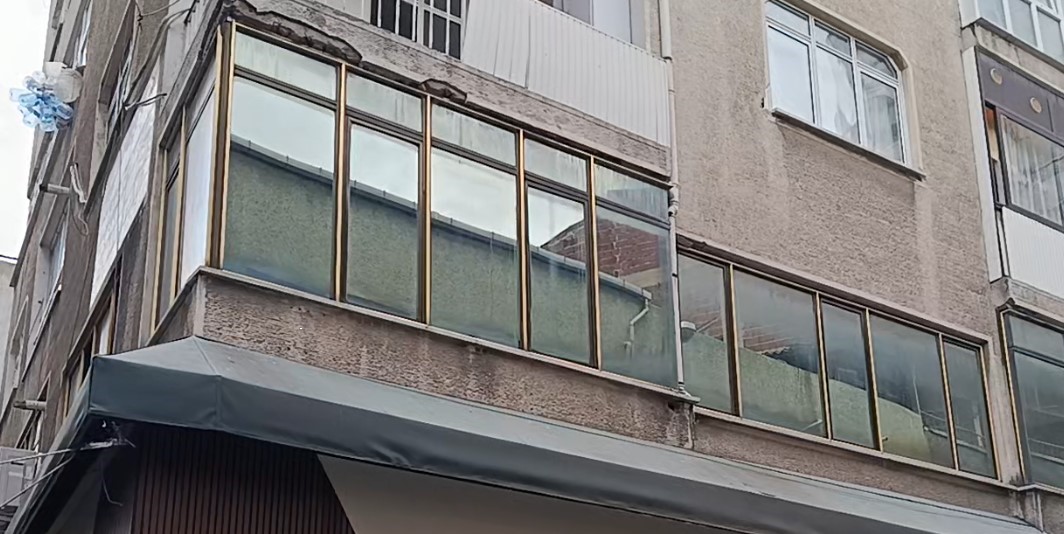 Dumanlar Arasında Acı Son 1 Hafta Önce Taşındığı Binadan Cansız Bedeni Çıktı (2)