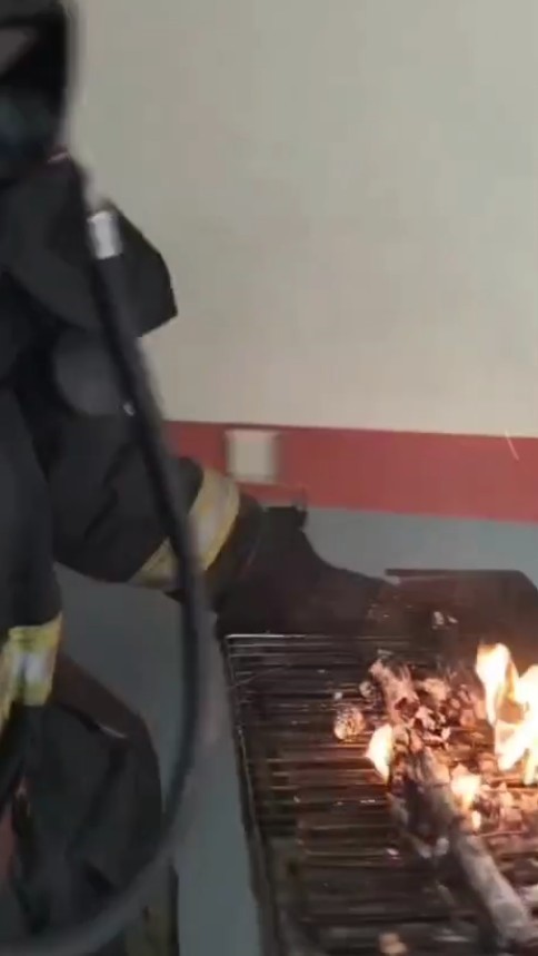 Dumanlar Yukseldi Ekipler Geldi Gercek Cok Baskaydi (5)