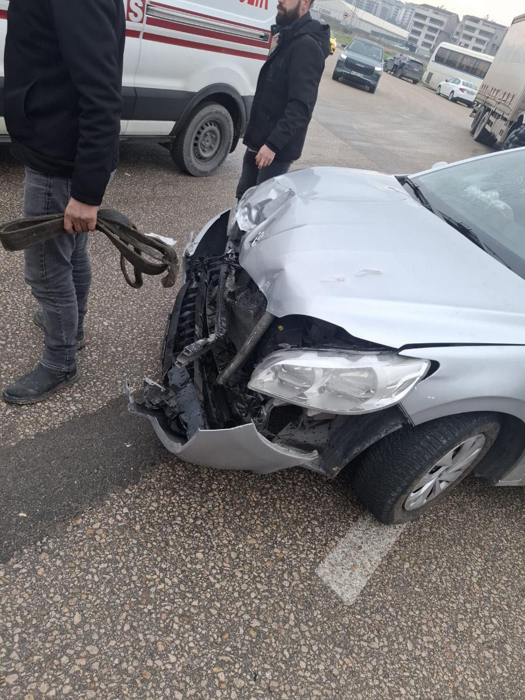 Ekmek Parasinin Pesindeki Temizlik Iscisi Iki Arac Arasinda Can Verdi (4)