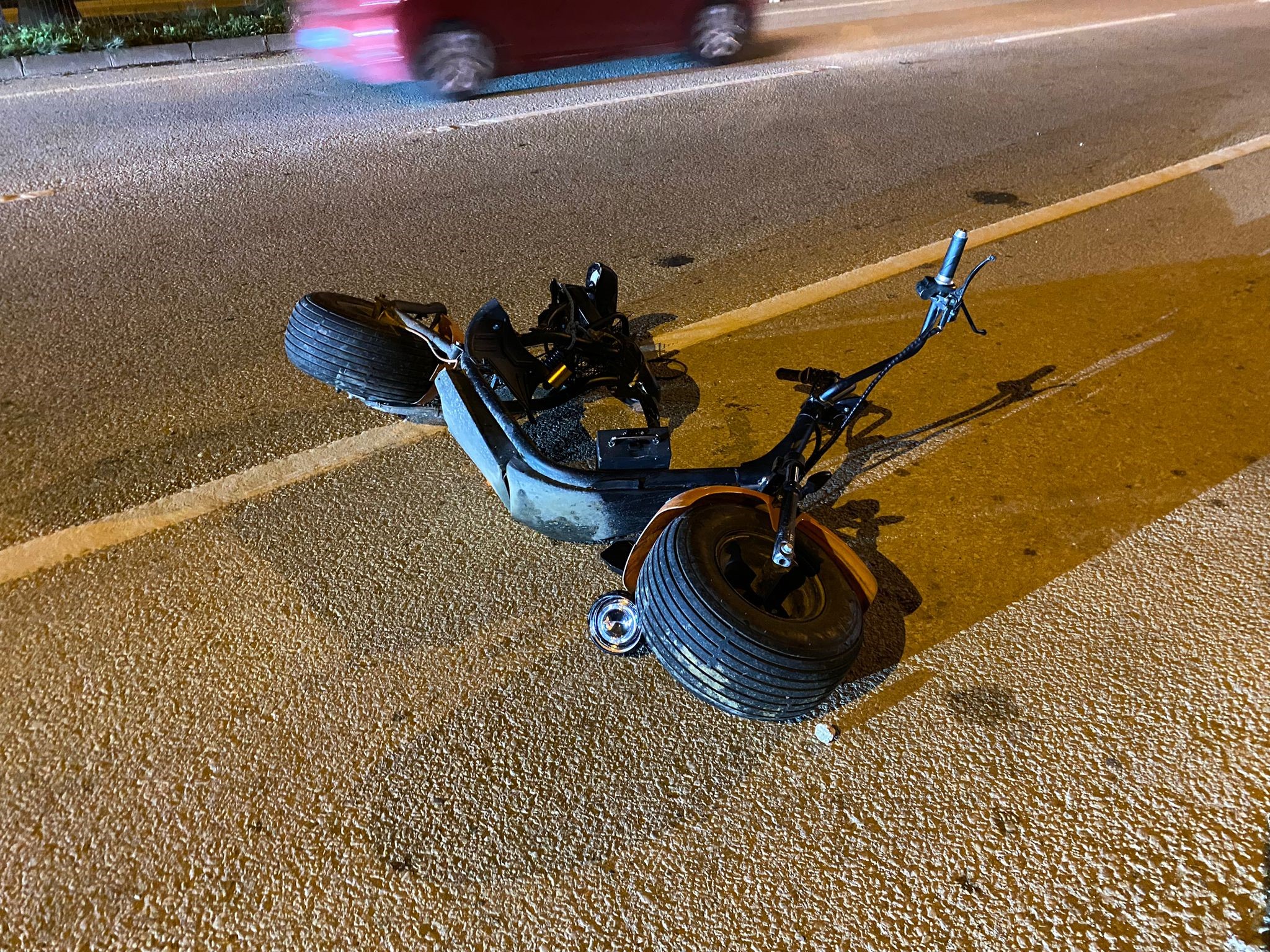 Elektrikli Bisikletle Yolun Karşısına Geçiyordu… Ölüm Kameraya Yansıdı (6)