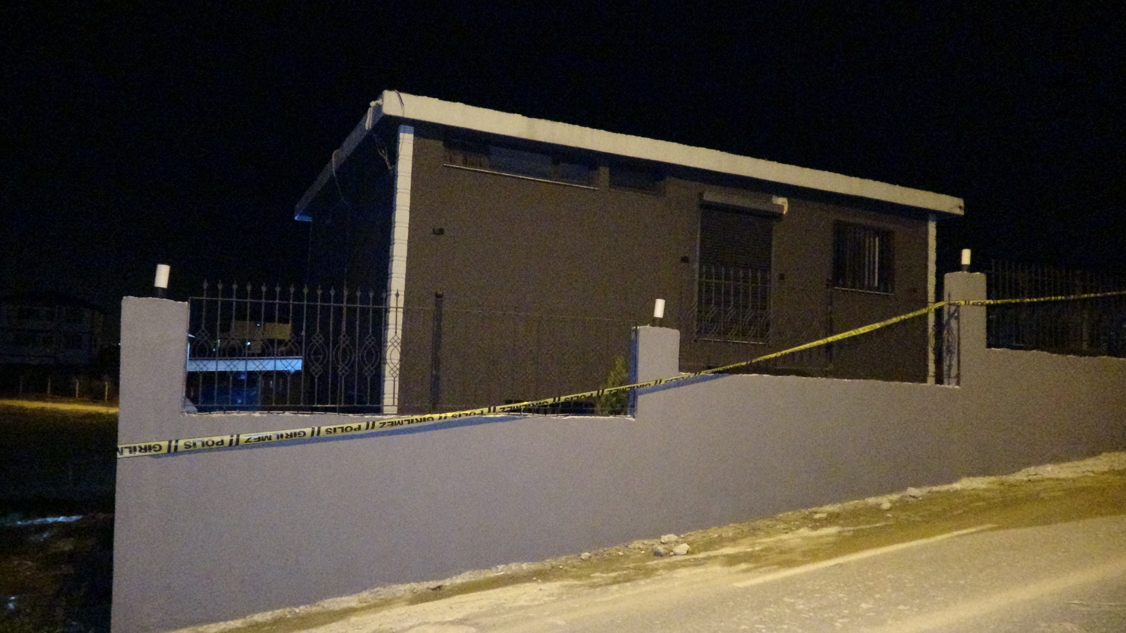 Eş Tartışması Katliamla Bitti Baba, Çocuklarını Vurup Canına Kıydı (6)