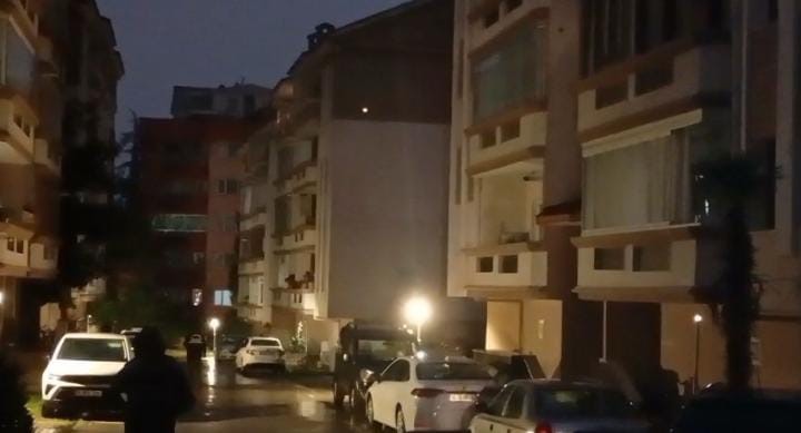 Esinden Dayak Yedi Cocuguyla Camiye Kacti Dehset Anlari Guvenlik Kamerasina Boyle Yans (5)