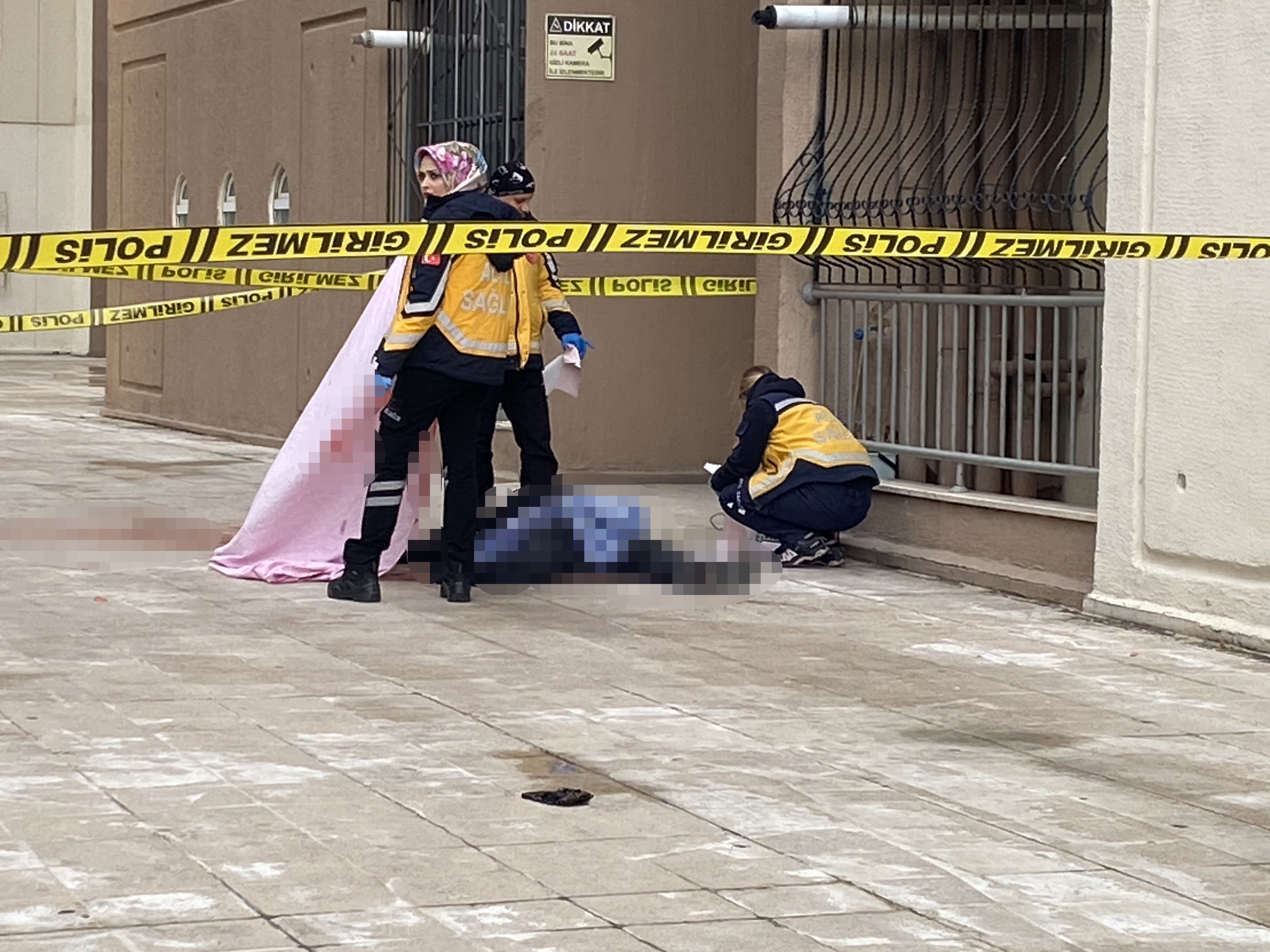 Ev Bakmaya Gitti, Feci Şekilde Can Verdi! 17. Kattan Yere Çakıldı (3)