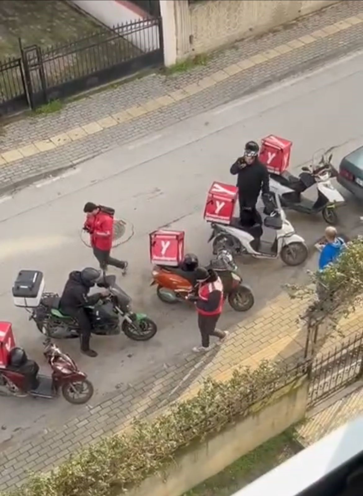 Eve 400 Siparis Yetmedi Simdi De Arkadaslarina Musallat Oldular (4)