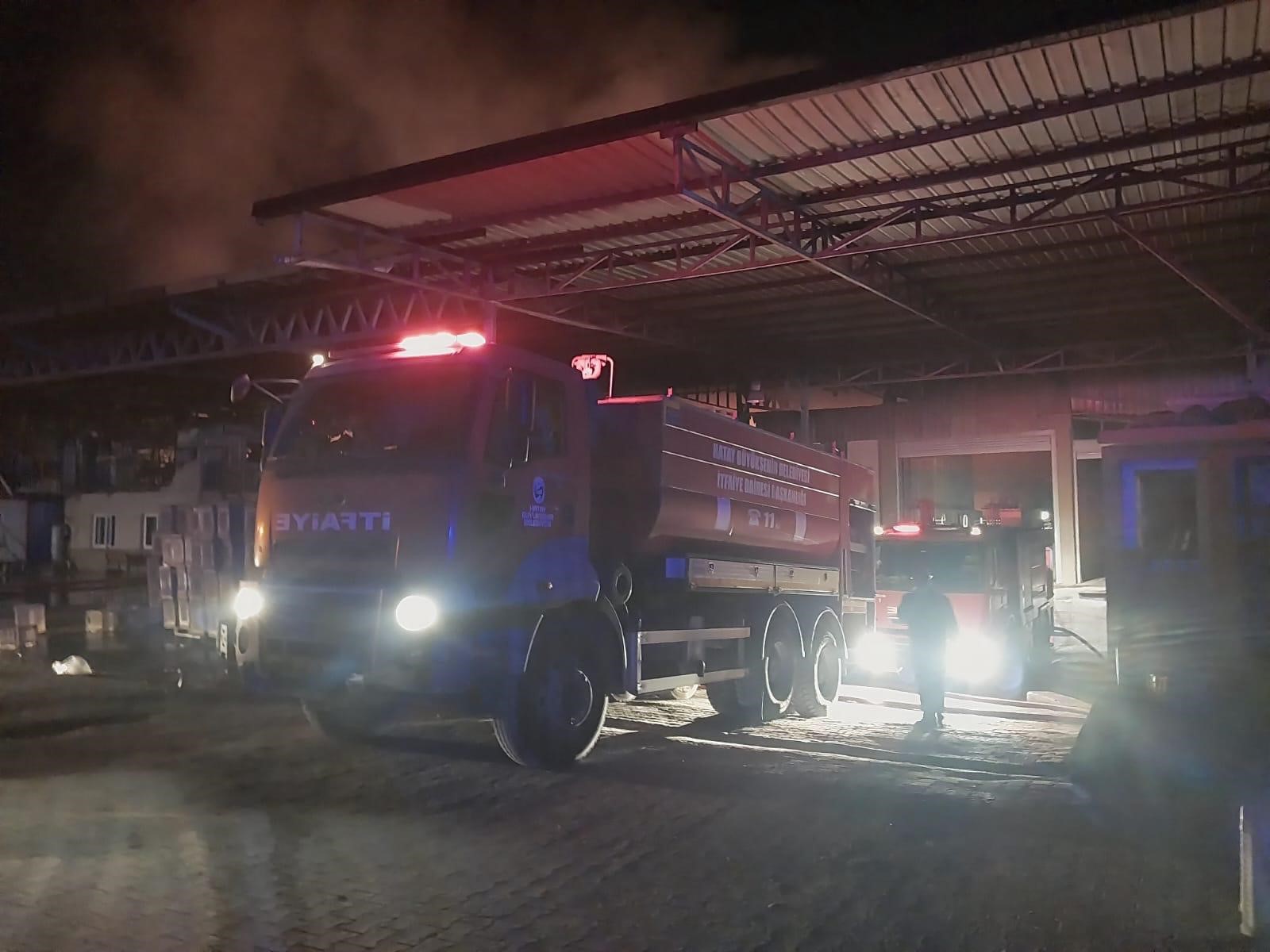 Fabrika Yangını Can Aldı 1 Işçi Hayatını Kaybetti, 60 Işçi Tahliye Edildi (5)