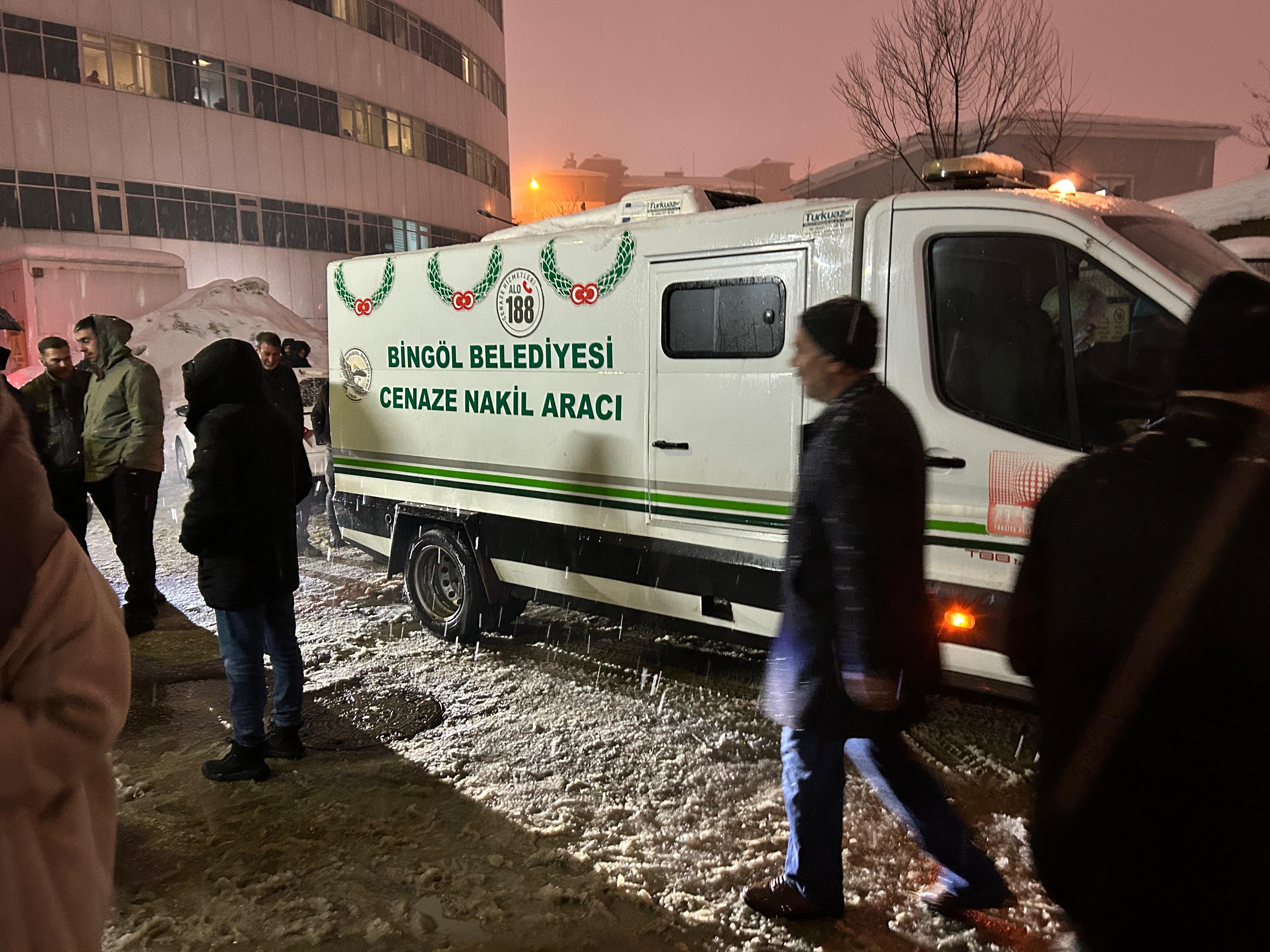 Facia Anı! Çözülen Kar Kütlesi 55 Yaşındaki Kadını Hayattan Kopardı (2)