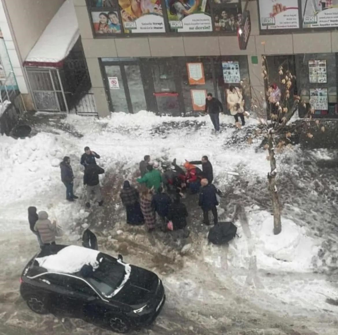 Facia Anı! Çözülen Kar Kütlesi 55 Yaşındaki Kadını Hayattan Kopardı (6)