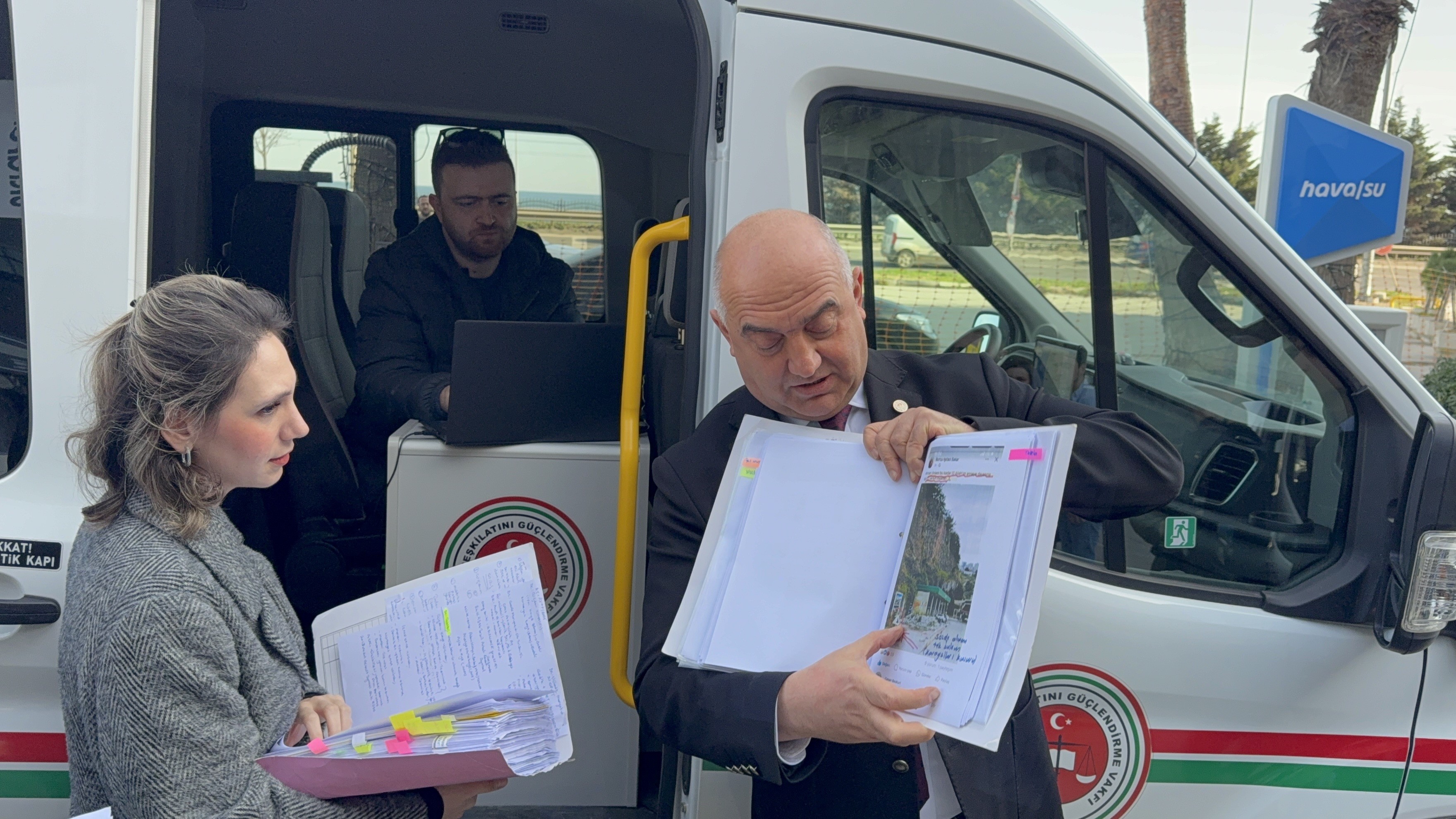 Facianın Keşfinde Yürek Yakan Anlar Eşi Ve Iki Kızını Kaybeden Anne Ilk Kez Olay Yerinde (4)