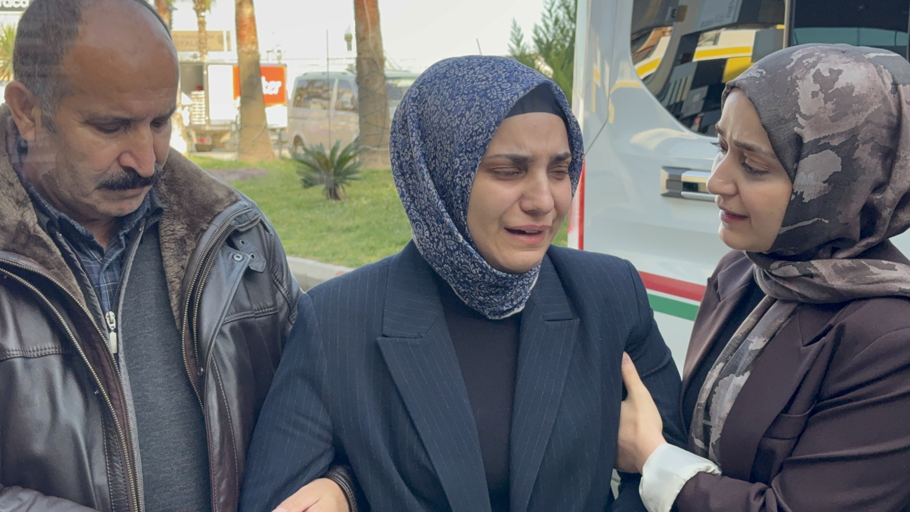 Facianın Keşfinde Yürek Yakan Anlar Eşi Ve Iki Kızını Kaybeden Anne Ilk Kez Olay Yerinde (9)