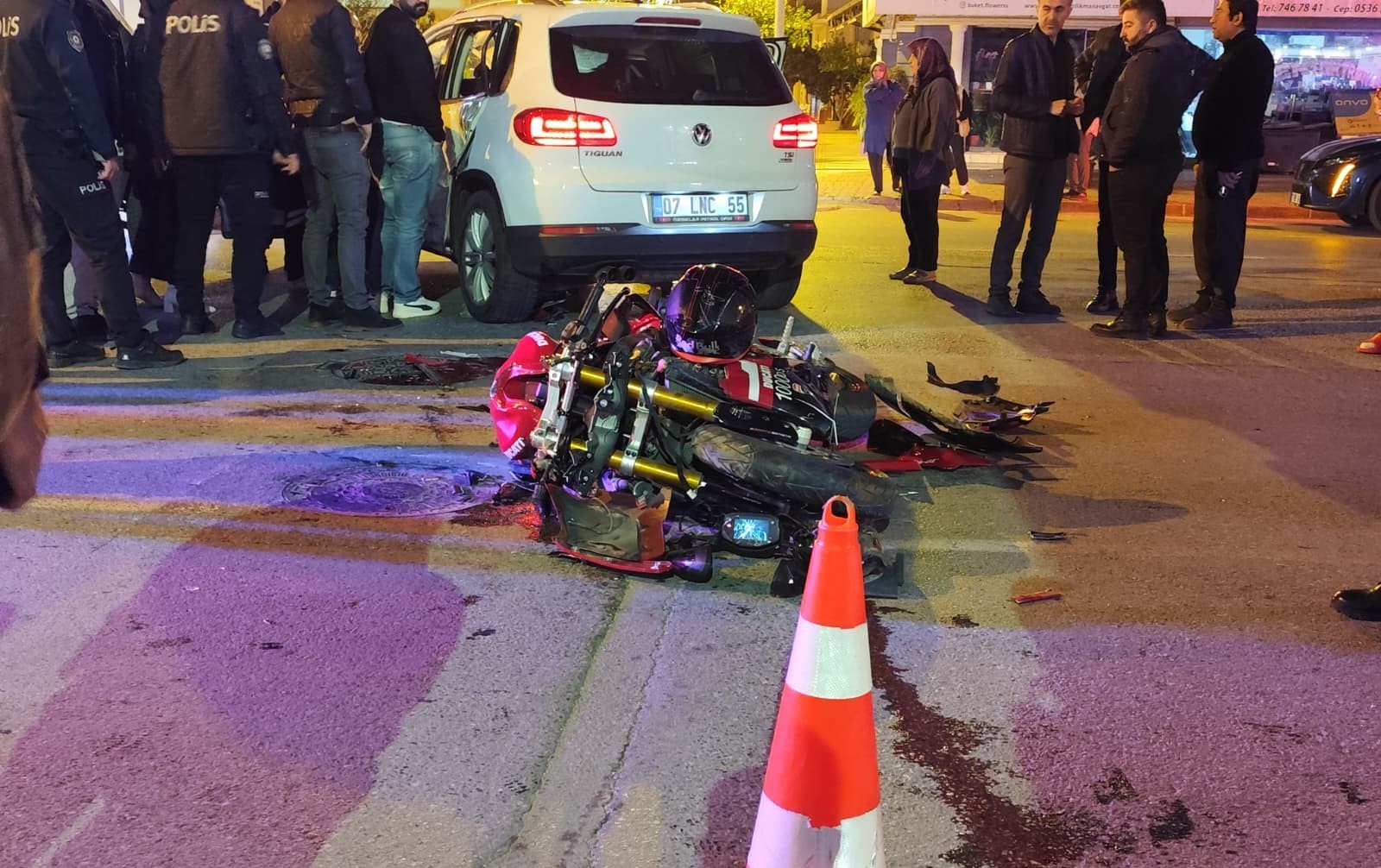 Fenomen Motosikletçinin Acı Sonu! Kaskını Sevgilisine Verdi, Korkunç Kazada Öldü (13)