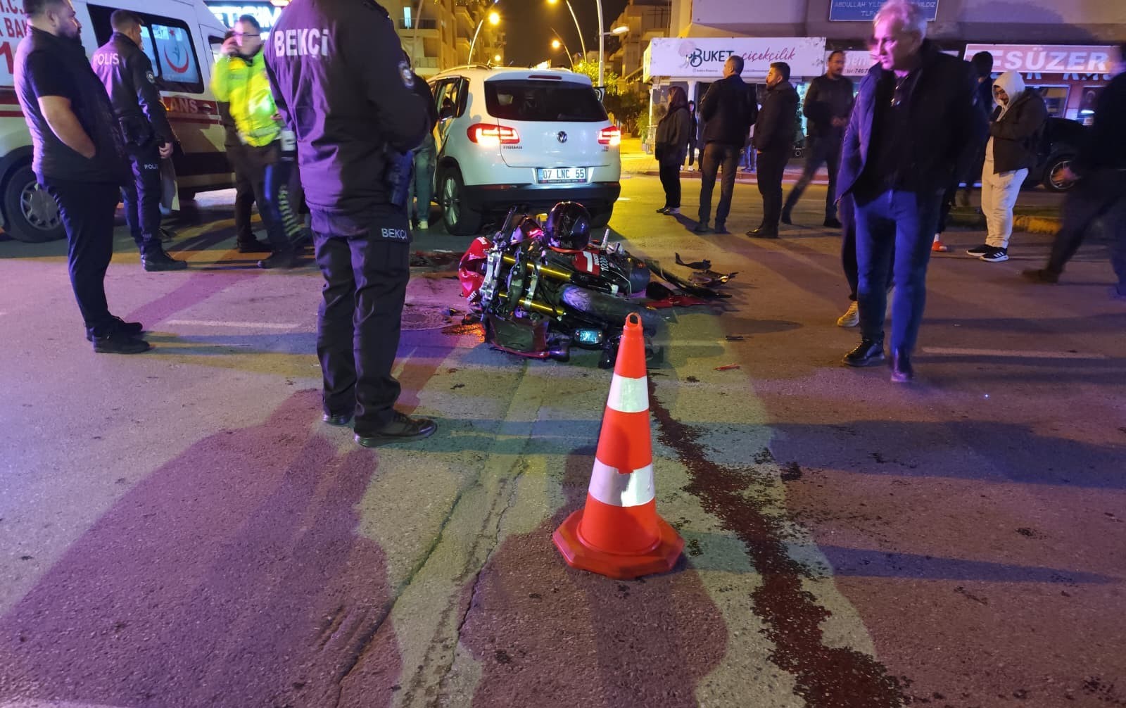 Fenomen Motosikletçinin Acı Sonu! Kaskını Sevgilisine Verdi, Korkunç Kazada Öldü (5)