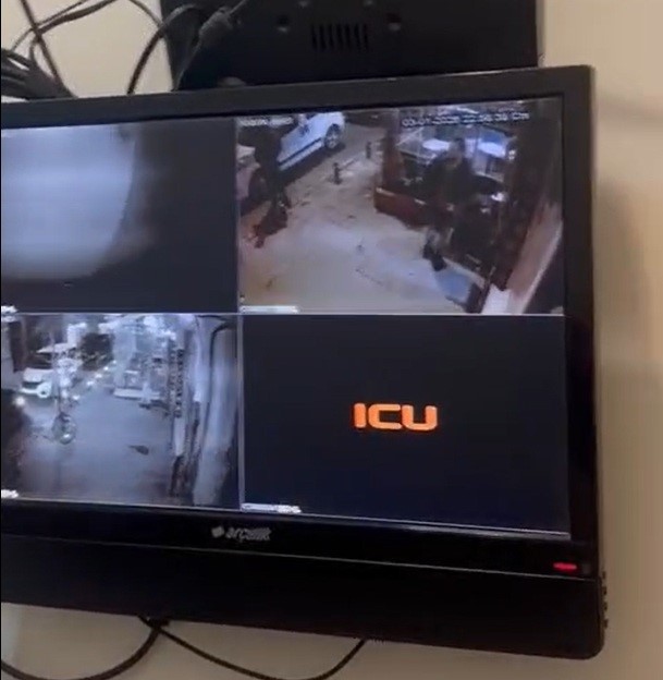 Film Gibi Kumar Baskını Polis Kapıyı Kesti, Şüpheliler Kumar Makinesiyle Çatıdan Kaçtı (2)