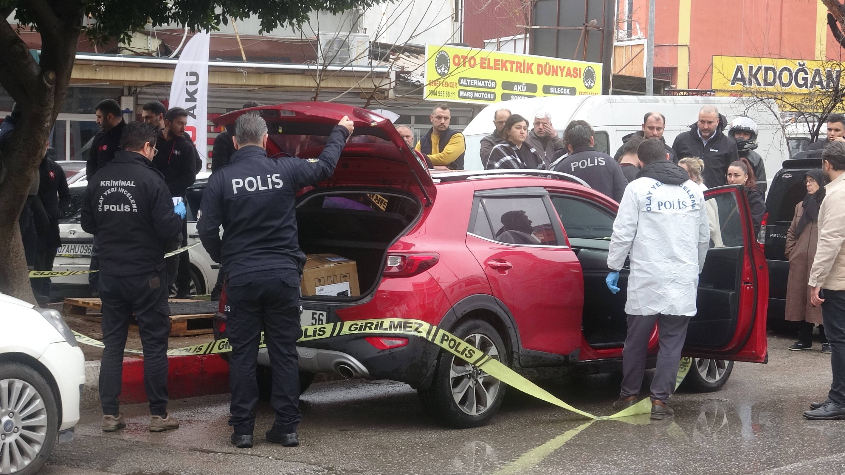 Gaz Sesi Şüphe Uyandırdı, Acı Gerçek Ortaya Çıktı! Eşinin Feryadı Sanayide Yankılandı (3)