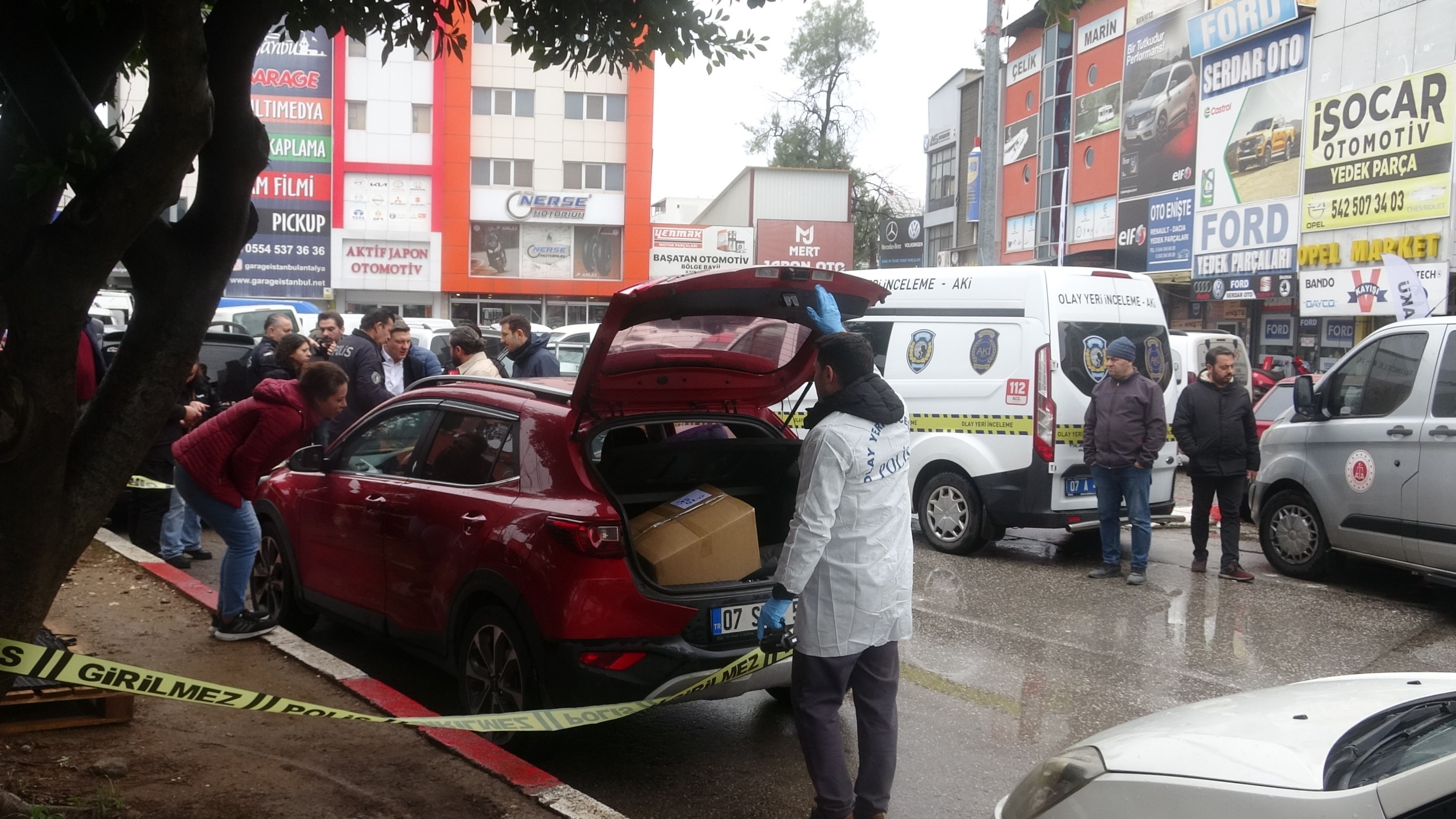 Gaz Sesi Şüphe Uyandırdı, Acı Gerçek Ortaya Çıktı! Eşinin Feryadı Sanayide Yankılandı (6)