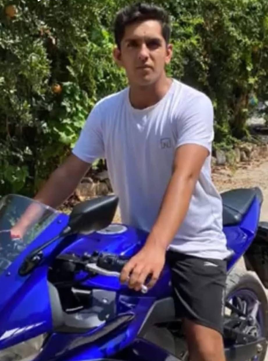 Gece Yolculuğu Ölümle Bitti! 22 Yaşındaki Motosiklet Sürücüsü Hayatını Kaybetti (3)