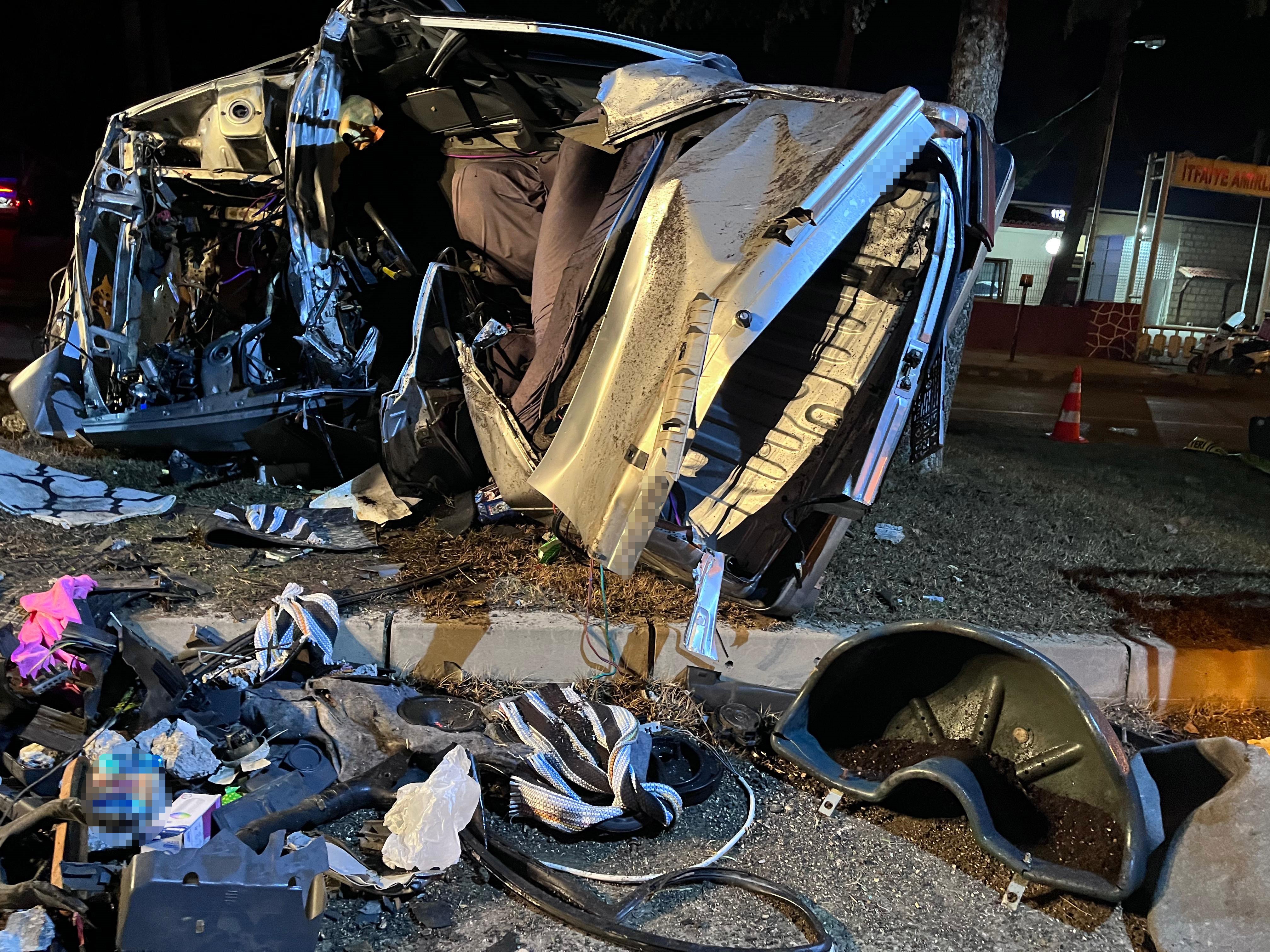 Gecenin Karanliginda Feci Son Hurdaya Donen Aractan Cansiz Bedeni Zor Cikarildi (9)