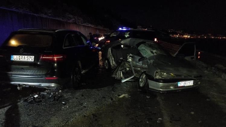 Geceyi Kana Bulayan Kaza Kafa Kafaya Çarpışmada Hayatını Kaybedenlerin Sayısı 3 Oldu (6)