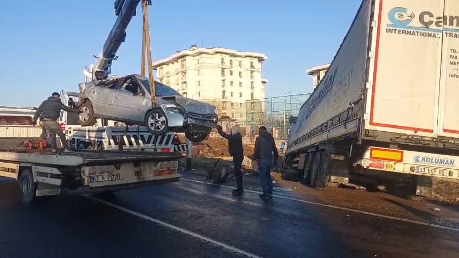 Gizli Buzlanma Can Aldı Tır Ve Otomobiller Çarpıştı, 2 Kişi Hayatını Kaybetti (6)