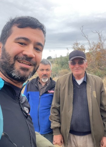 Gokyuzunden Gecerken Duyunca Dayanamadi Gel Cay Icelim Dediler Parasutle Yanlarina Ind (2)