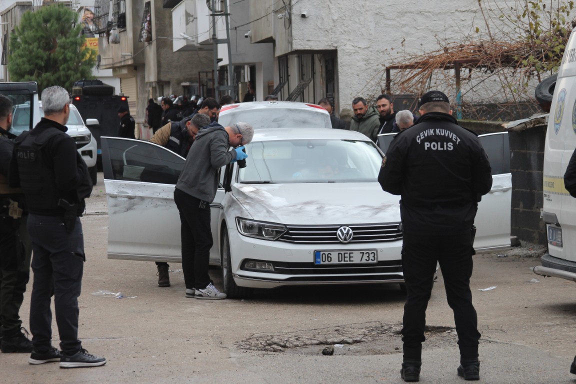 Gunduz Vakti Hesaplasma Mahallede Kursun Yagdi (5) (Orta)