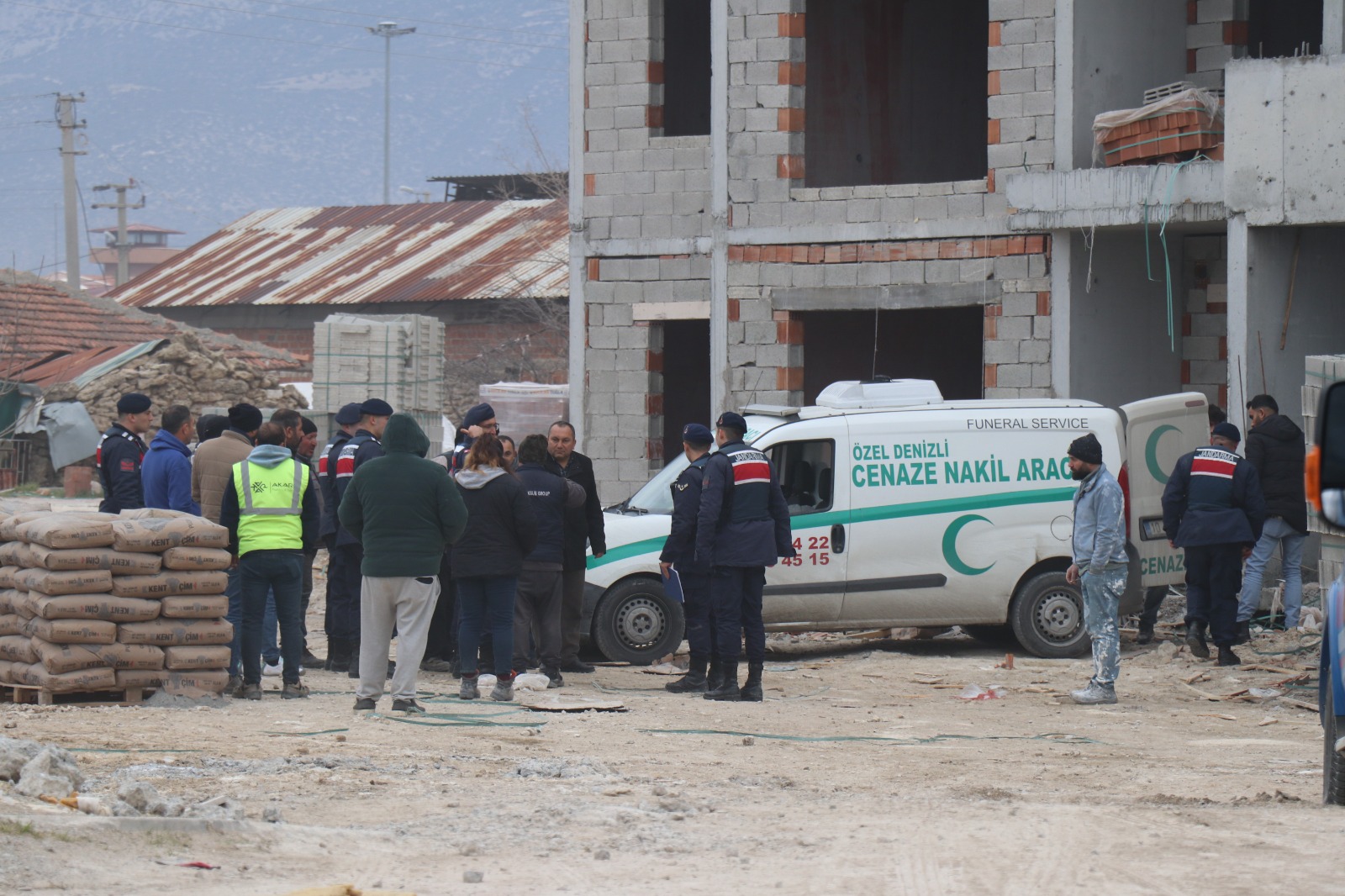 İnşaatın 5. Katından Asansör Boşluğuna Düştü! 55 Yaşındaki Işçi Korkunç Şekilde Can Verdi (3)-1