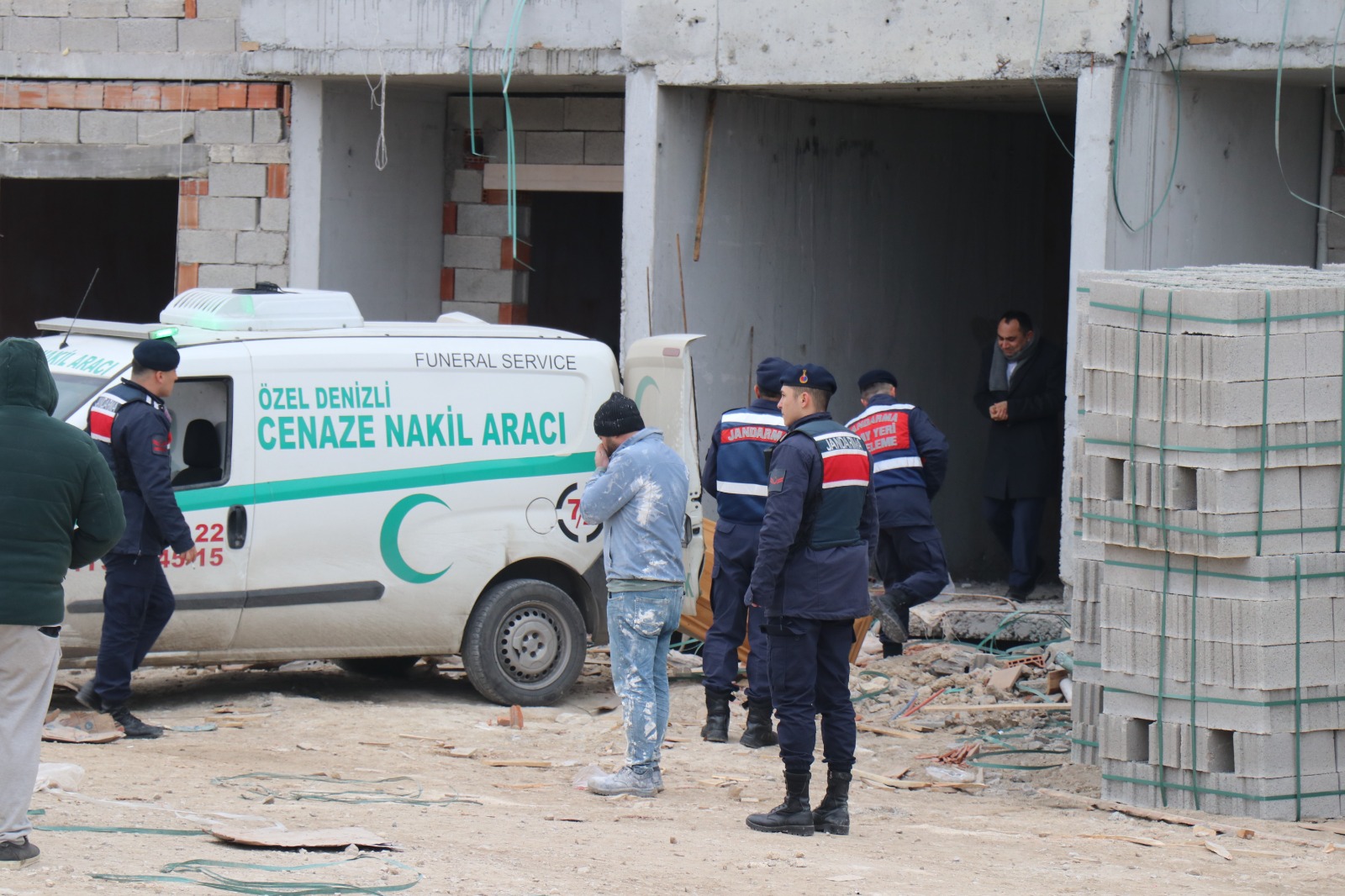 İnşaatın 5. Katından Asansör Boşluğuna Düştü! 55 Yaşındaki Işçi Korkunç Şekilde Can Verdi (5)