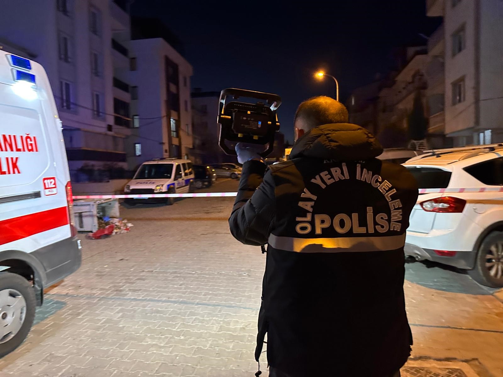 İnsanlık Dışı Olay Yeni Doğan Bebek Poşet Içinde Çöpte Bulundu (7)