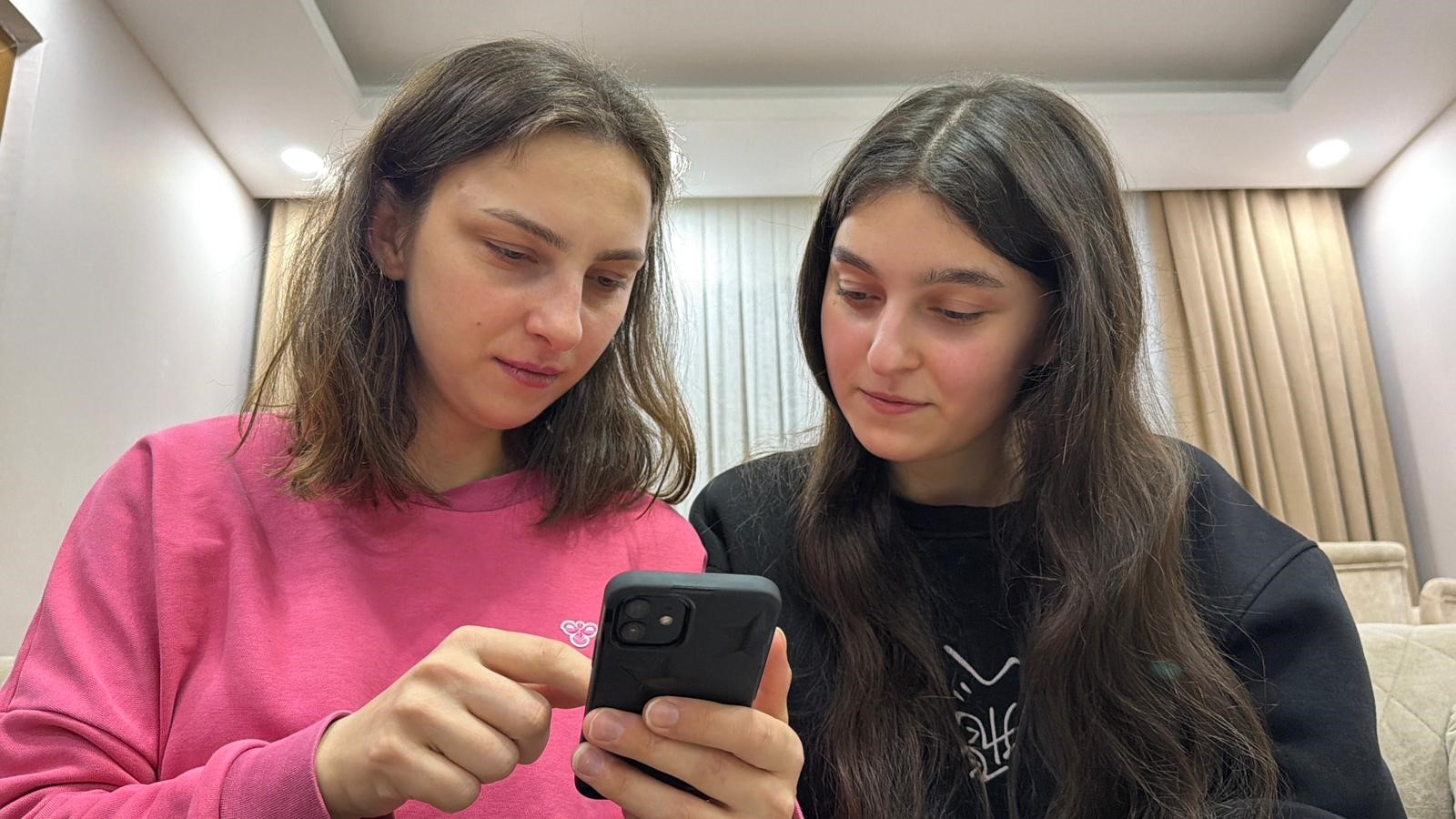 Iphone’da Güvenlik Tartışması 11 Yaş Farkla Aynı Telefon Açıldı (5)