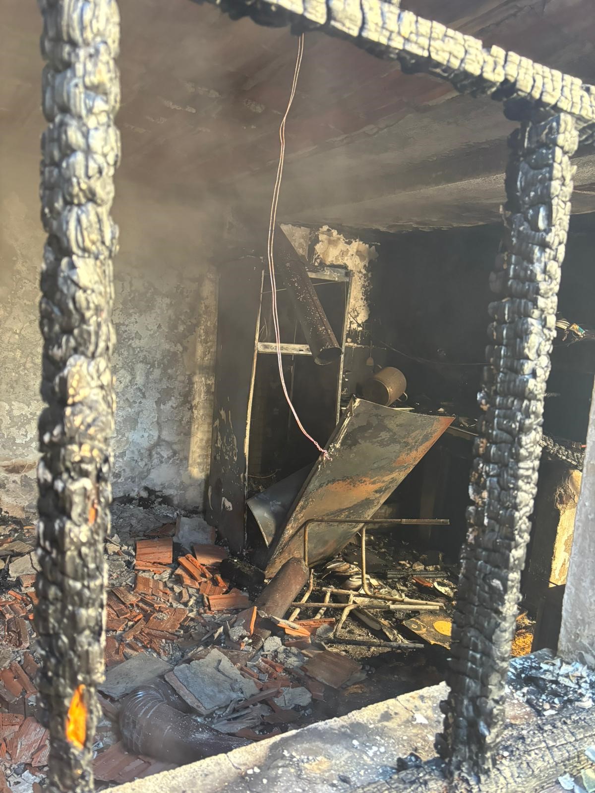 Isınmak Için Yaktığı Soba Sonu Oldu 85 Yaşındaki Usta Evinde Can Verdi (4)